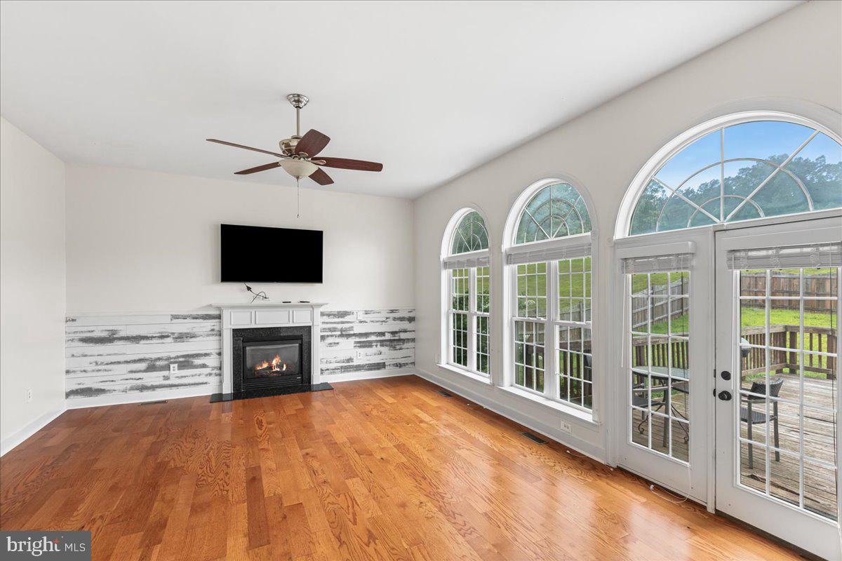 3629 STONEWALL MANOR DR, TRIANGLE, Virginia 22172, 5 Bedrooms Bedrooms, ,4 BathroomsBathrooms,Residential,For sale,3629 STONEWALL MANOR DR,VAPW2102642 MLS # VAPW2102642