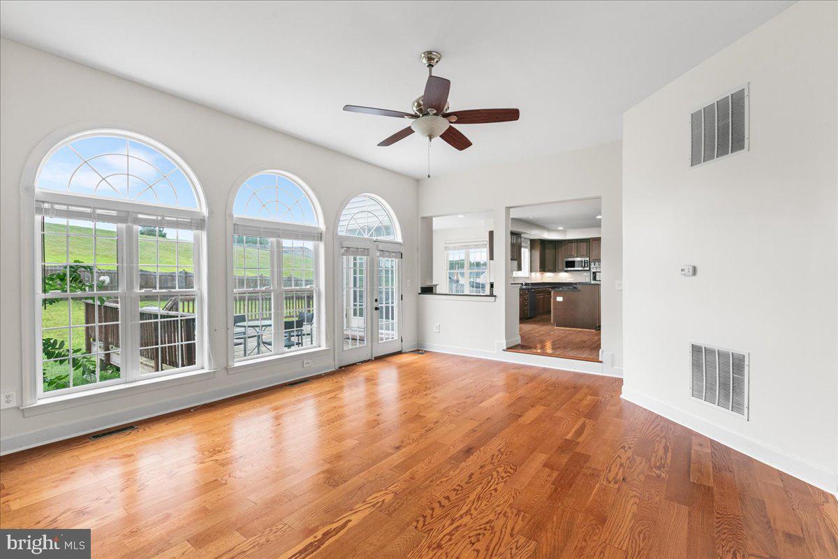 3629 STONEWALL MANOR DR, TRIANGLE, Virginia 22172, 5 Bedrooms Bedrooms, ,4 BathroomsBathrooms,Residential,For sale,3629 STONEWALL MANOR DR,VAPW2102642 MLS # VAPW2102642