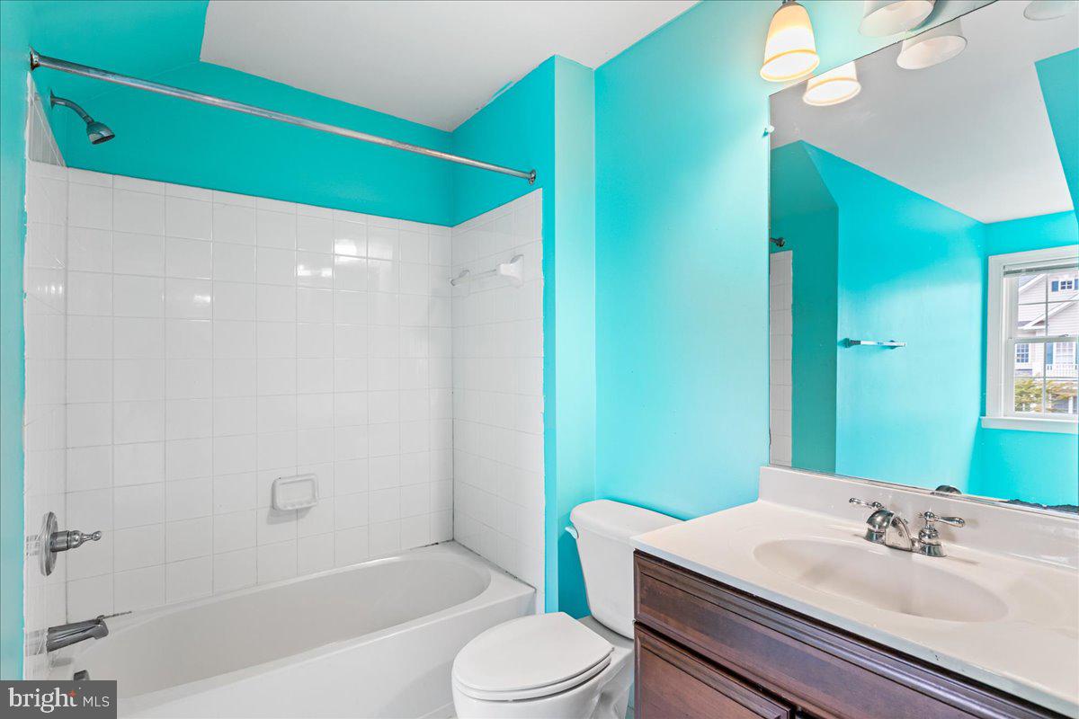 3629 STONEWALL MANOR DR, TRIANGLE, Virginia 22172, 5 Bedrooms Bedrooms, ,4 BathroomsBathrooms,Residential,For sale,3629 STONEWALL MANOR DR,VAPW2102642 MLS # VAPW2102642