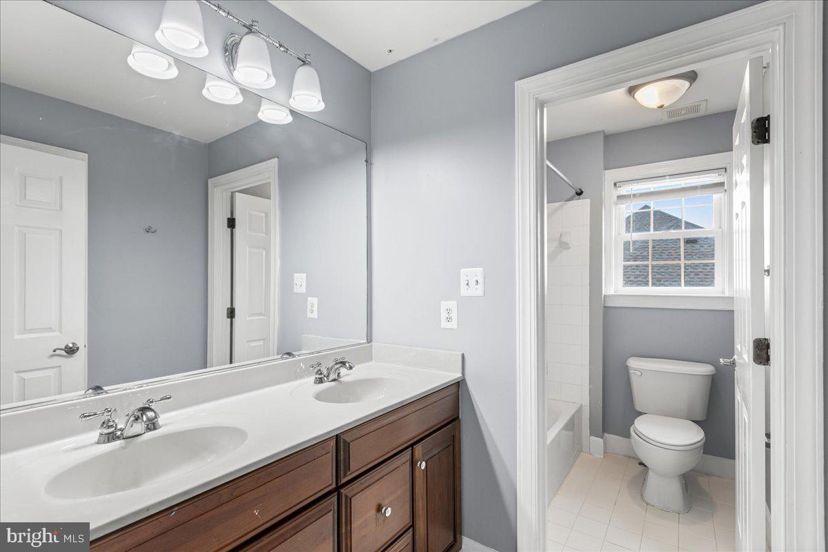 3629 STONEWALL MANOR DR, TRIANGLE, Virginia 22172, 5 Bedrooms Bedrooms, ,4 BathroomsBathrooms,Residential,For sale,3629 STONEWALL MANOR DR,VAPW2102642 MLS # VAPW2102642