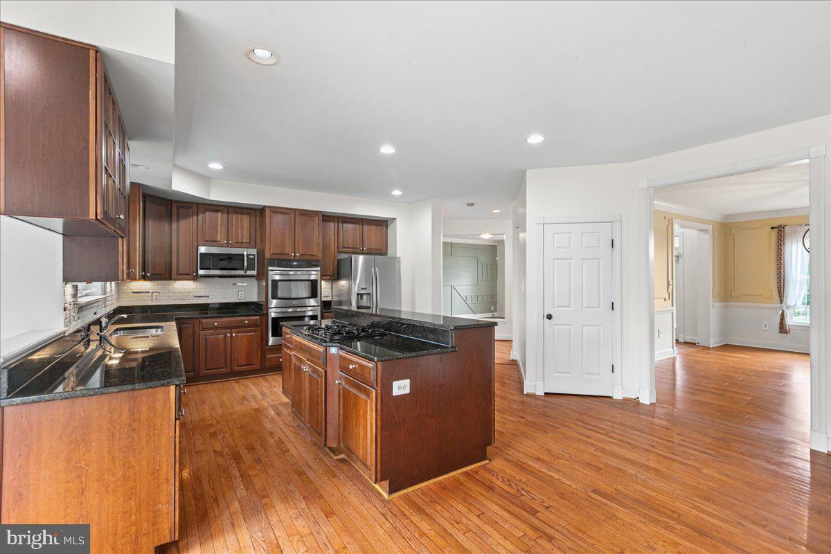 3629 STONEWALL MANOR DR, TRIANGLE, Virginia 22172, 5 Bedrooms Bedrooms, ,4 BathroomsBathrooms,Residential,For sale,3629 STONEWALL MANOR DR,VAPW2102642 MLS # VAPW2102642