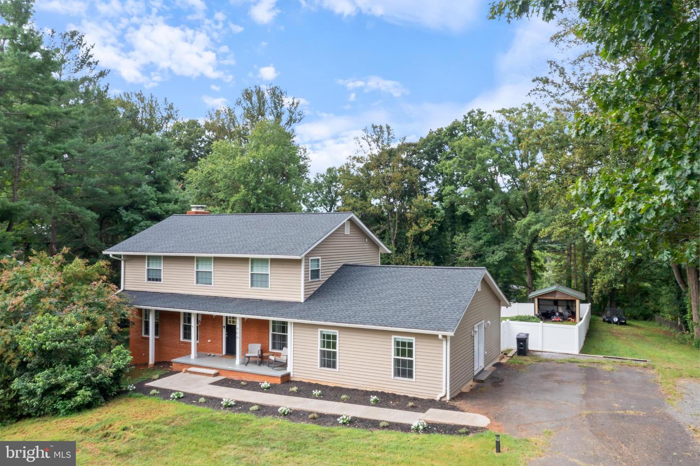 7406 STUART CIR, WARRENTON, Virginia 20187, 4 Bedrooms Bedrooms, 7 Rooms Rooms,2 BathroomsBathrooms,Residential,For sale,7406 STUART CIR,VAFQ2018054 MLS # VAFQ2018054
