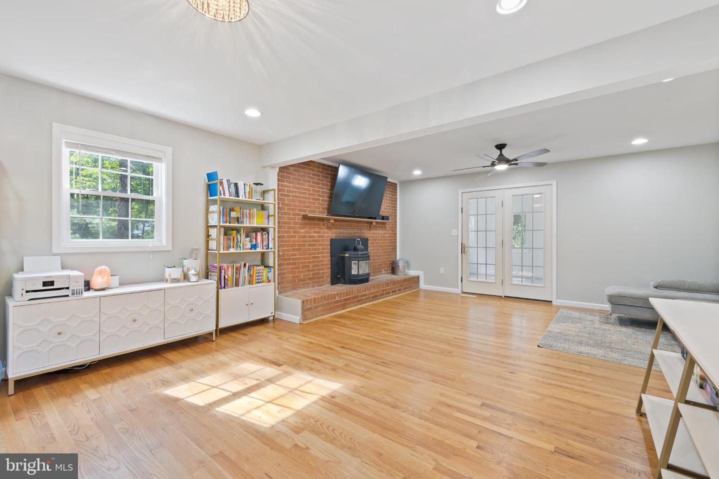 7406 STUART CIR, WARRENTON, Virginia 20187, 4 Bedrooms Bedrooms, 7 Rooms Rooms,2 BathroomsBathrooms,Residential,For sale,7406 STUART CIR,VAFQ2018054 MLS # VAFQ2018054
