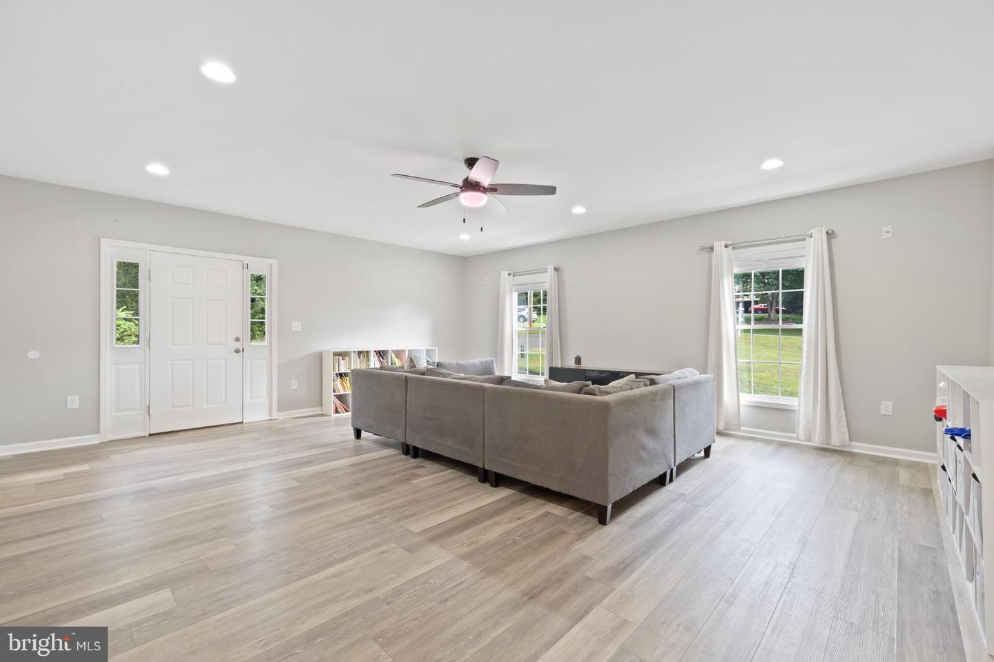 7406 STUART CIR, WARRENTON, Virginia 20187, 4 Bedrooms Bedrooms, 7 Rooms Rooms,2 BathroomsBathrooms,Residential,For sale,7406 STUART CIR,VAFQ2018054 MLS # VAFQ2018054