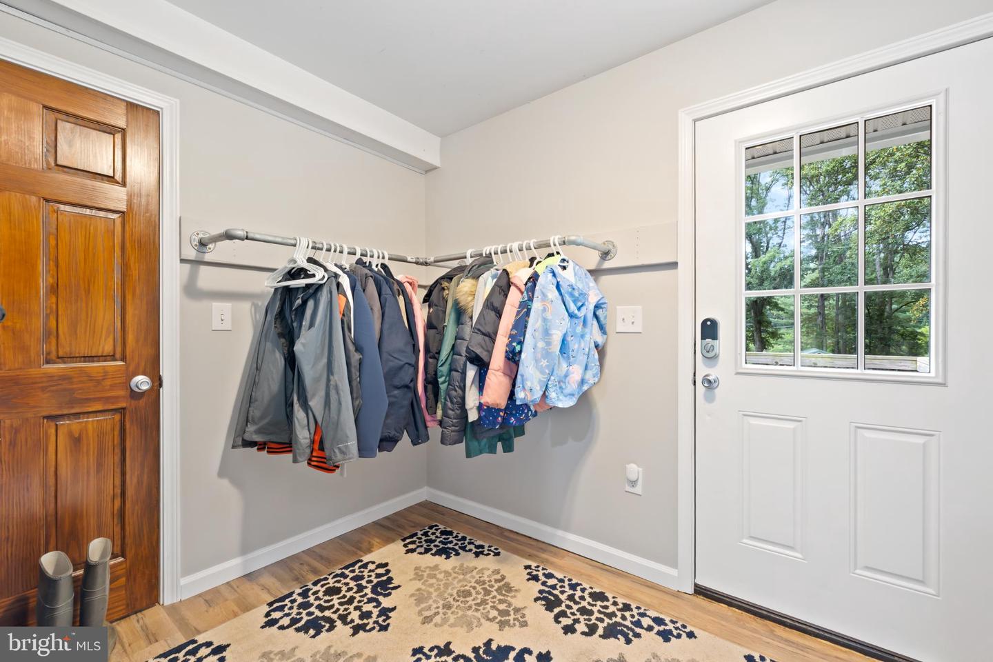 7406 STUART CIR, WARRENTON, Virginia 20187, 4 Bedrooms Bedrooms, 7 Rooms Rooms,2 BathroomsBathrooms,Residential,For sale,7406 STUART CIR,VAFQ2018054 MLS # VAFQ2018054