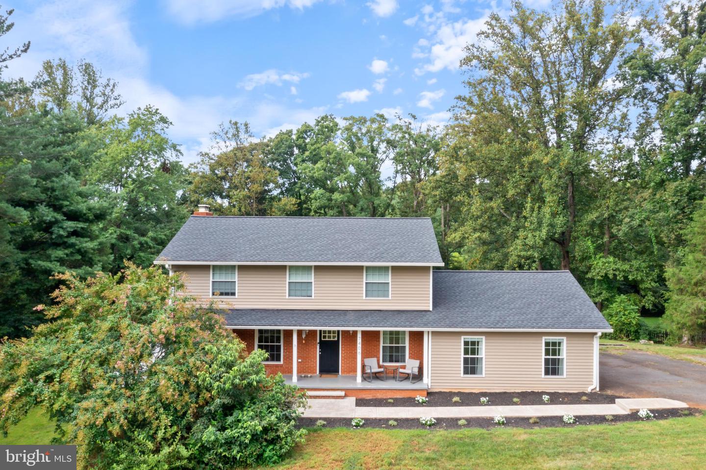 7406 STUART CIR, WARRENTON, Virginia 20187, 4 Bedrooms Bedrooms, 7 Rooms Rooms,2 BathroomsBathrooms,Residential,For sale,7406 STUART CIR,VAFQ2018054 MLS # VAFQ2018054
