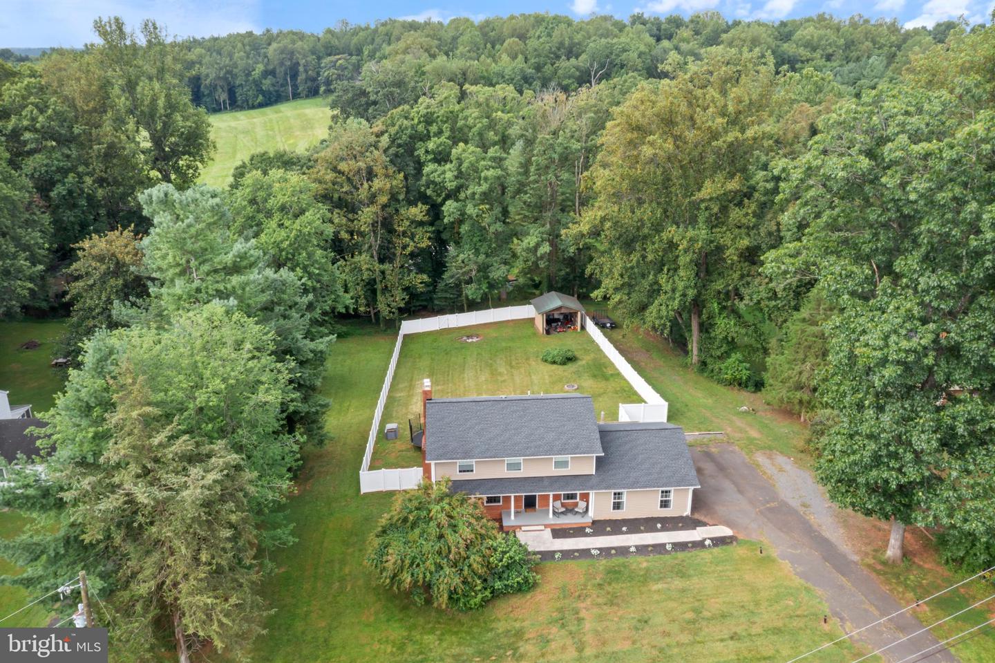 7406 STUART CIR, WARRENTON, Virginia 20187, 4 Bedrooms Bedrooms, 7 Rooms Rooms,2 BathroomsBathrooms,Residential,For sale,7406 STUART CIR,VAFQ2018054 MLS # VAFQ2018054