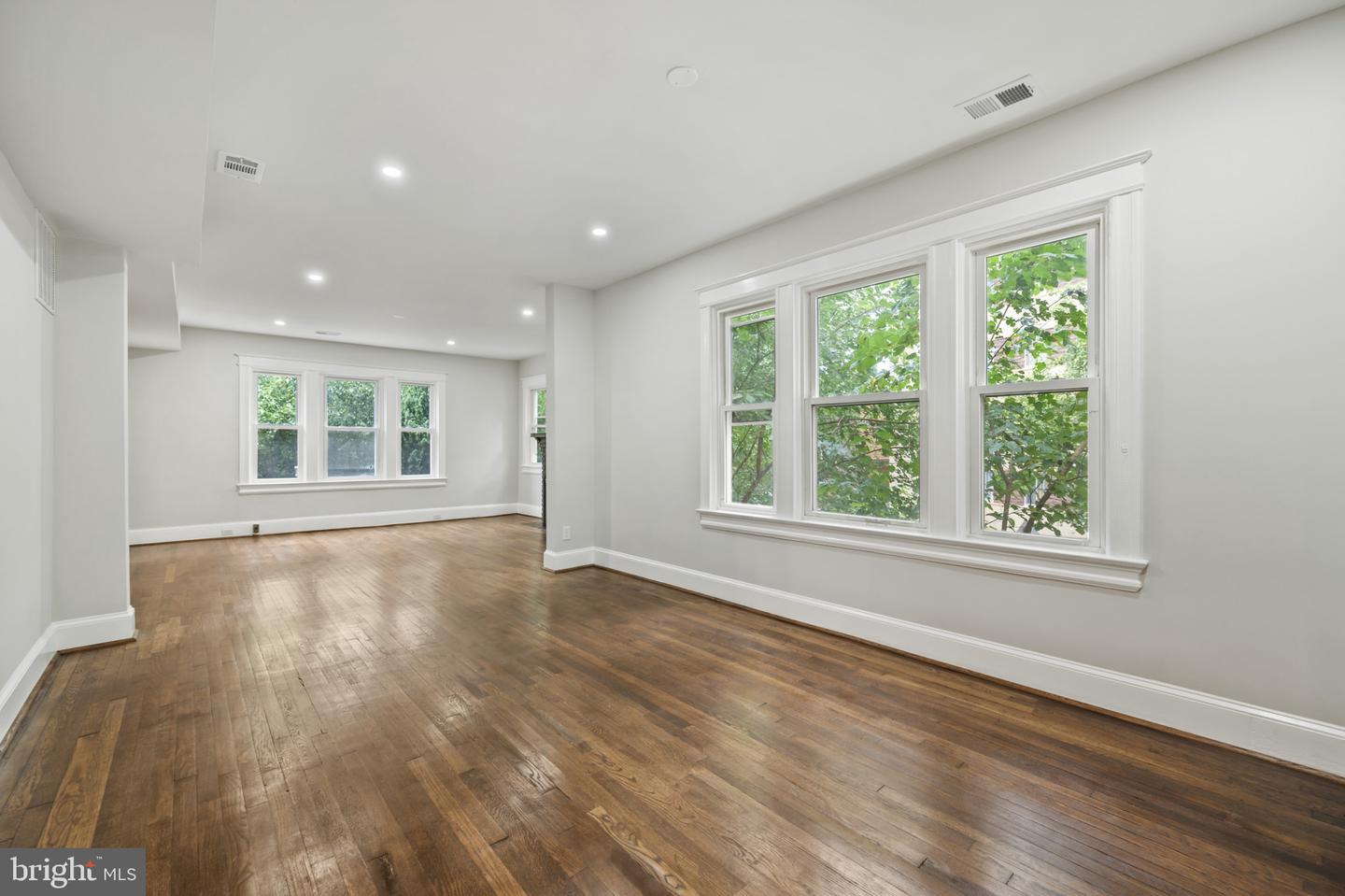 3551 HERTFORD PL NW, WASHINGTON, District Of Columbia 20010, 4 Bedrooms Bedrooms, ,2 BathroomsBathrooms,Residential,For sale,3551 HERTFORD PL NW,DCDC2216834 MLS # DCDC2216834