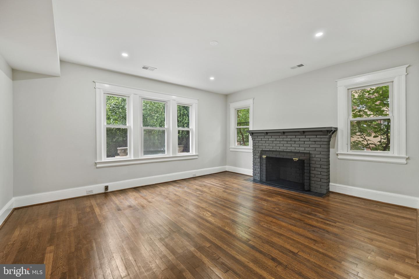 3551 HERTFORD PL NW, WASHINGTON, District Of Columbia 20010, 4 Bedrooms Bedrooms, ,2 BathroomsBathrooms,Residential,For sale,3551 HERTFORD PL NW,DCDC2216834 MLS # DCDC2216834