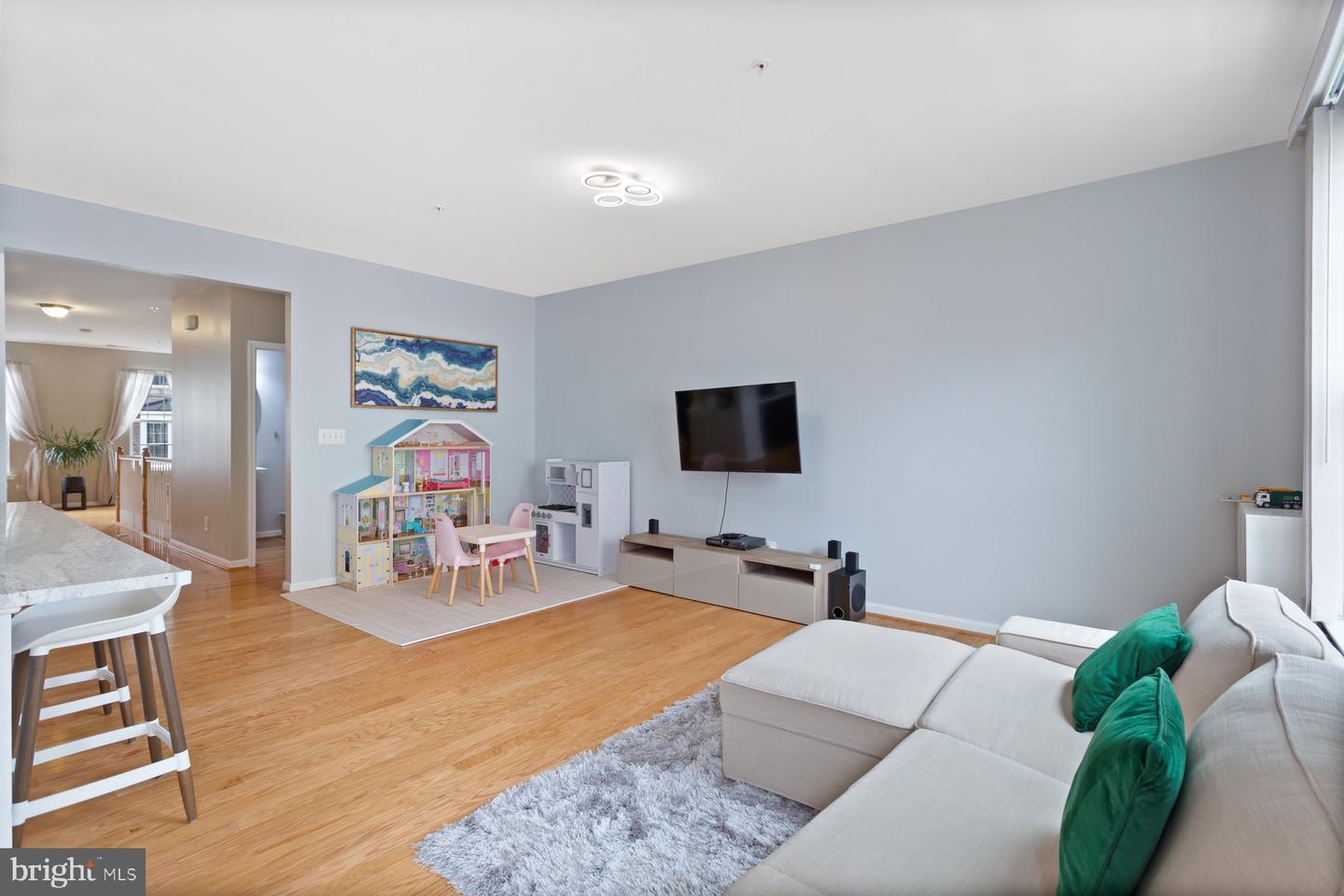 22358 CONCORD STATION TER, ASHBURN, Virginia 20148, 3 Bedrooms Bedrooms, ,2 BathroomsBathrooms,Residential,For sale,22358 CONCORD STATION TER,VALO2105362 MLS # VALO2105362