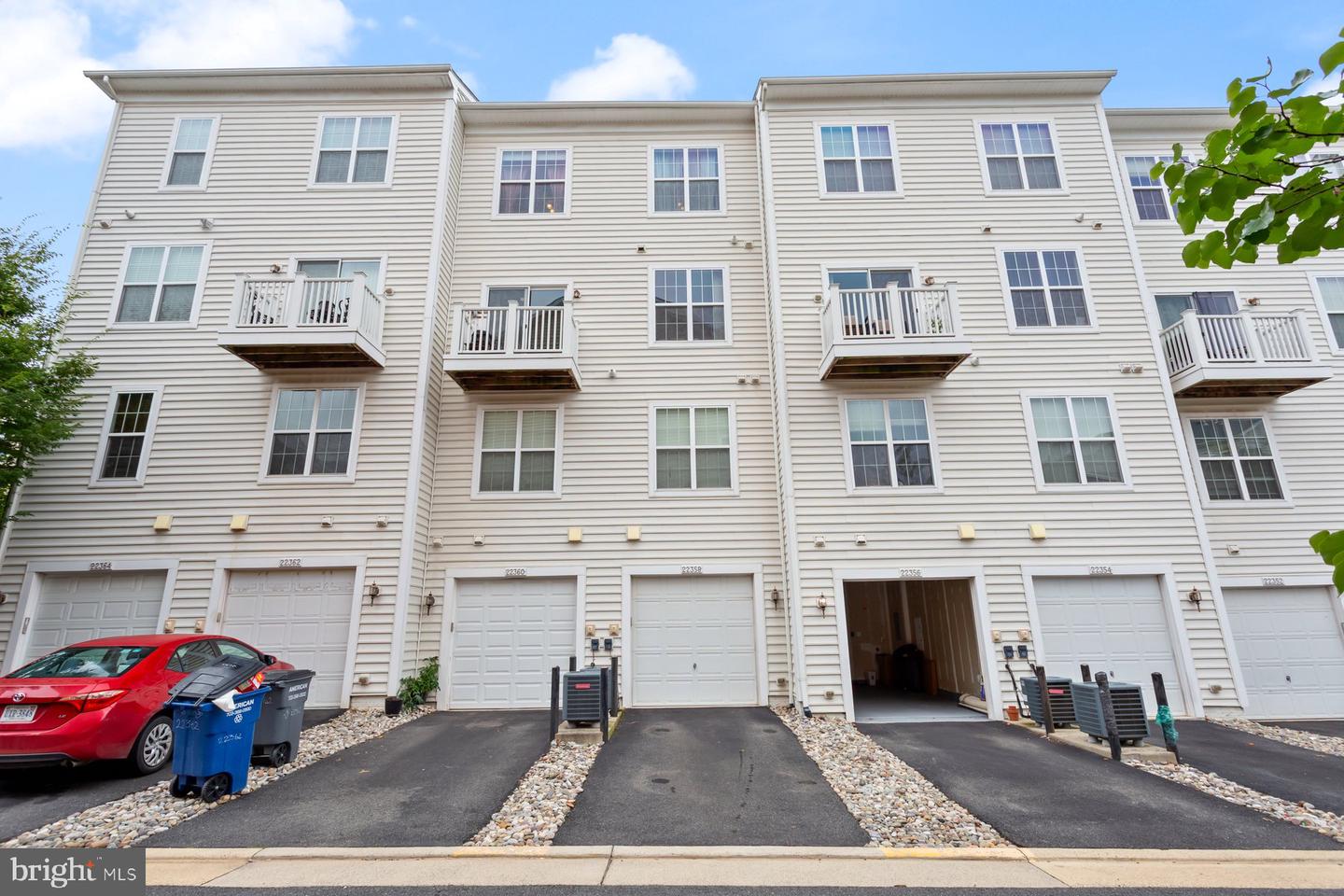 22358 CONCORD STATION TER, ASHBURN, Virginia 20148, 3 Bedrooms Bedrooms, ,2 BathroomsBathrooms,Residential,For sale,22358 CONCORD STATION TER,VALO2105362 MLS # VALO2105362