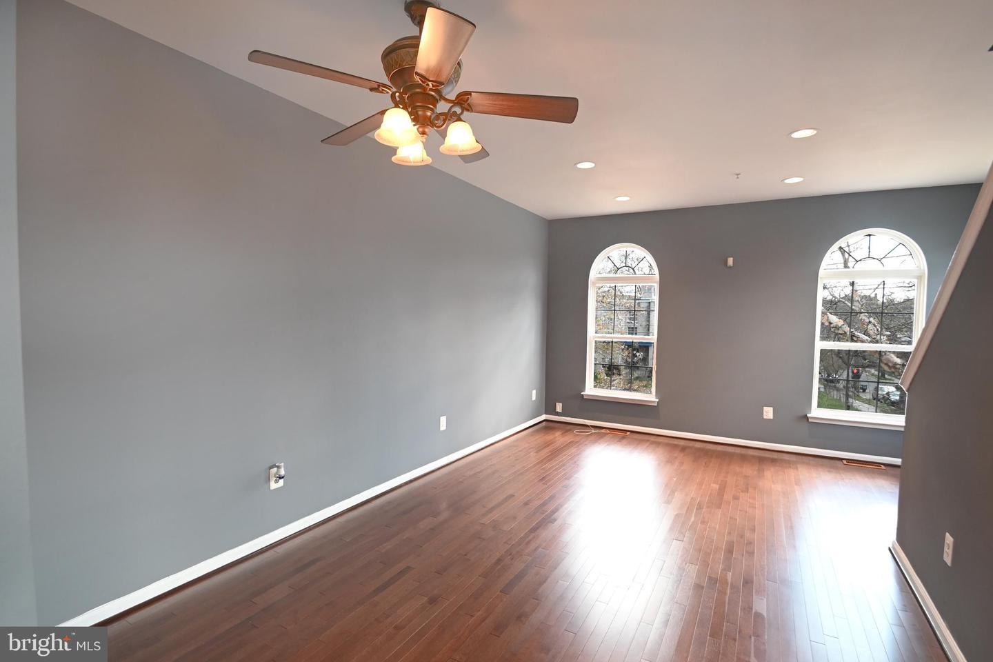 4289 S CAPITOL ST SW, WASHINGTON, District Of Columbia 20032, 3 Bedrooms Bedrooms, 5 Rooms Rooms,3 BathroomsBathrooms,Residential,For sale,4289 S CAPITOL ST SW,DCDC2216840 MLS # DCDC2216840