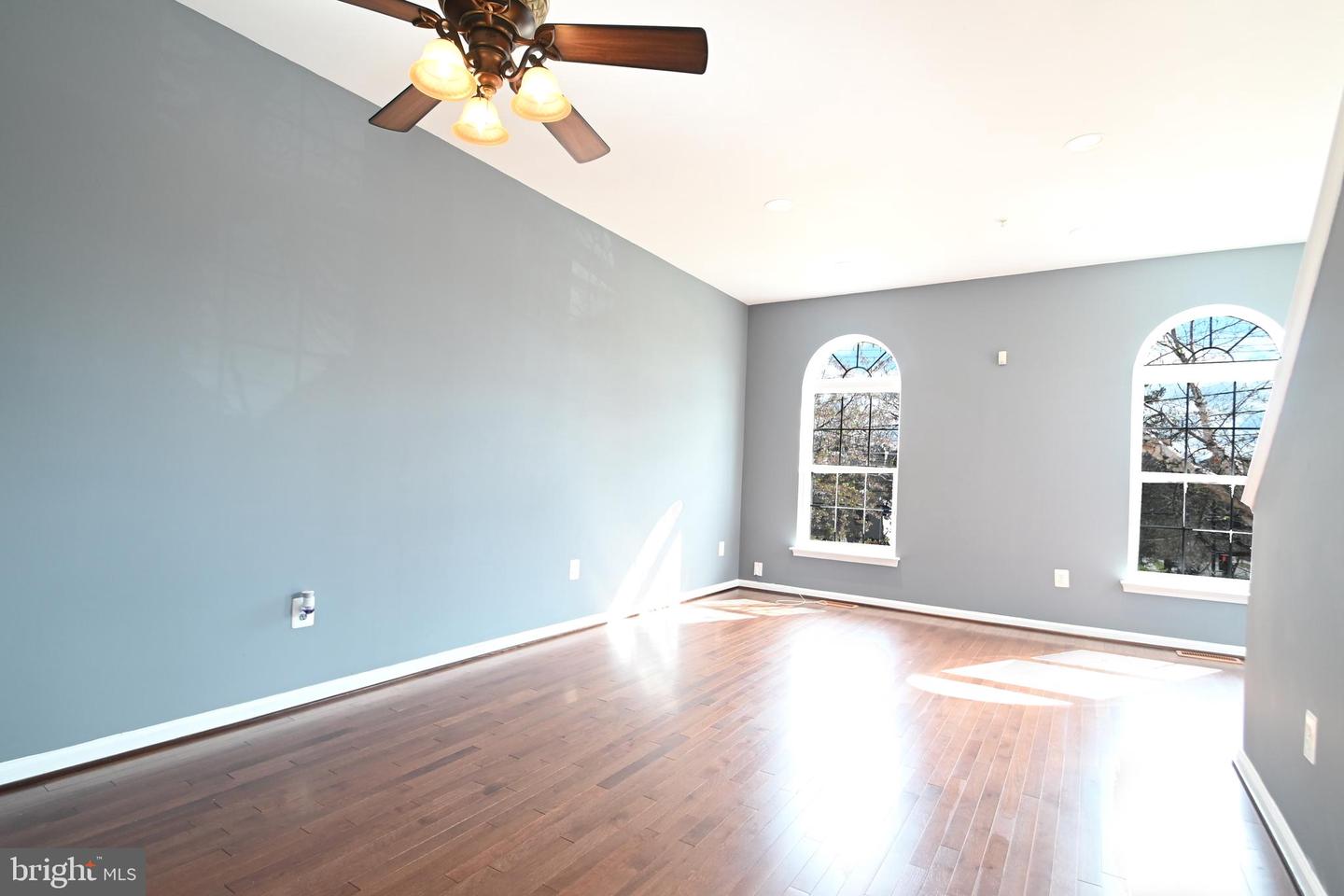4289 S CAPITOL ST SW, WASHINGTON, District Of Columbia 20032, 3 Bedrooms Bedrooms, 5 Rooms Rooms,3 BathroomsBathrooms,Residential,For sale,4289 S CAPITOL ST SW,DCDC2216840 MLS # DCDC2216840