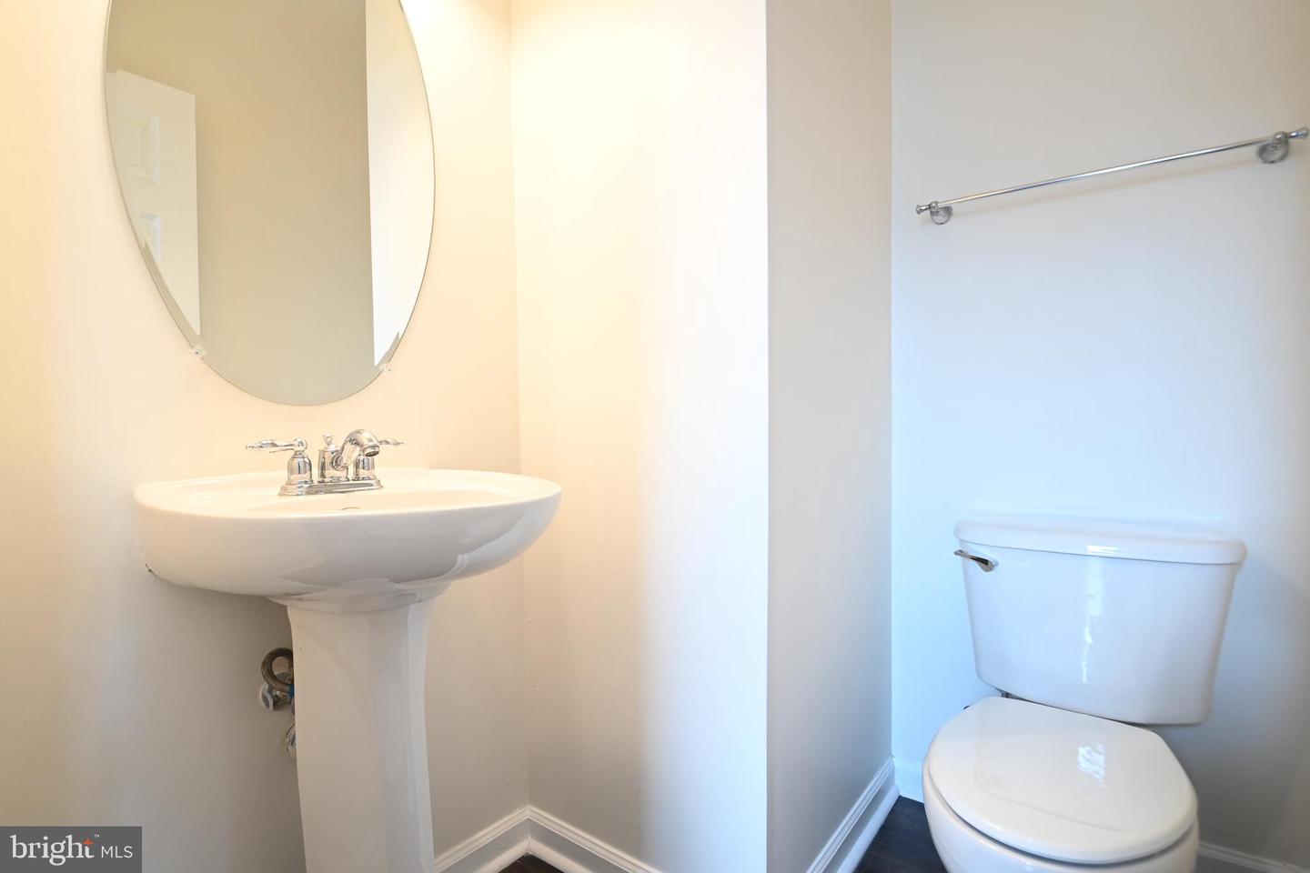 4289 S CAPITOL ST SW, WASHINGTON, District Of Columbia 20032, 3 Bedrooms Bedrooms, 5 Rooms Rooms,3 BathroomsBathrooms,Residential,For sale,4289 S CAPITOL ST SW,DCDC2216840 MLS # DCDC2216840