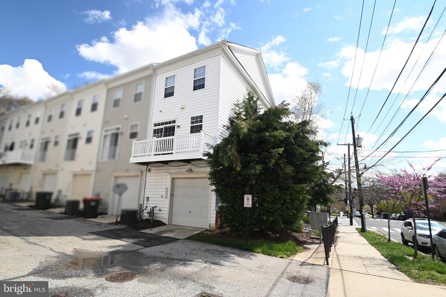 4289 S CAPITOL ST SW, WASHINGTON, District Of Columbia 20032, 3 Bedrooms Bedrooms, 5 Rooms Rooms,3 BathroomsBathrooms,Residential,For sale,4289 S CAPITOL ST SW,DCDC2216840 MLS # DCDC2216840