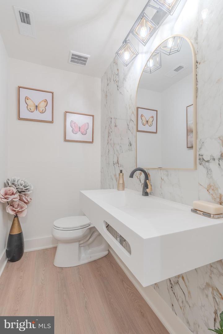 57 GARDEN DR, ALEXANDRIA, Virginia 22304, 3 Bedrooms Bedrooms, ,2 BathroomsBathrooms,Residential,For sale,57 GARDEN DR,VAAX2048960 MLS # VAAX2048960