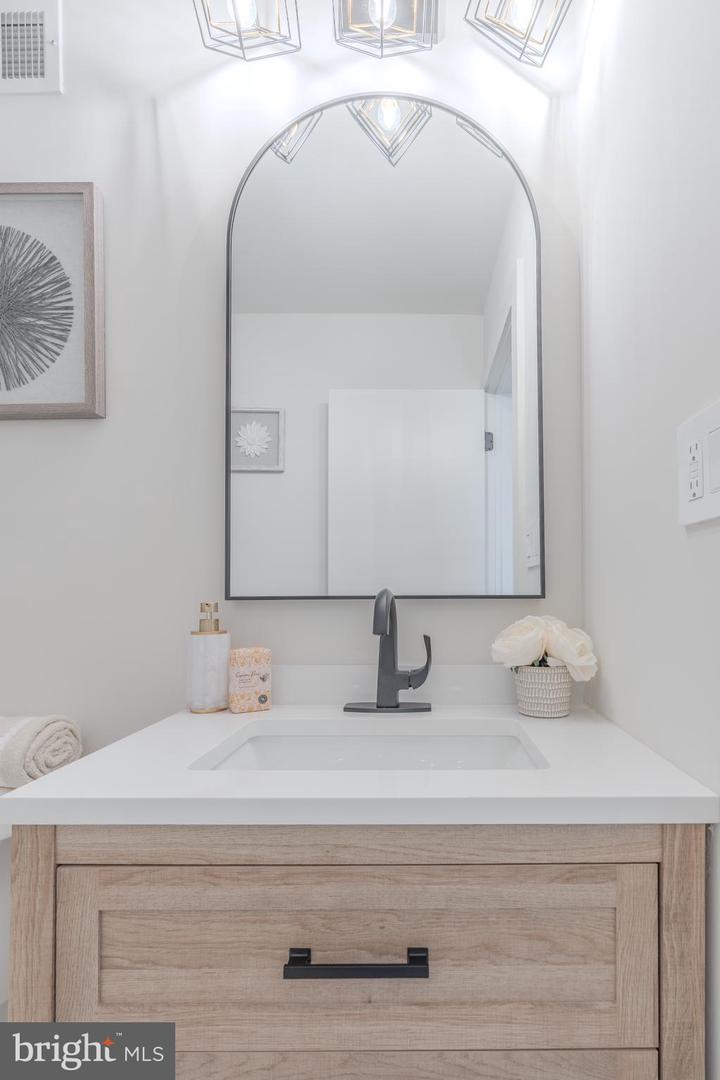 57 GARDEN DR, ALEXANDRIA, Virginia 22304, 3 Bedrooms Bedrooms, ,2 BathroomsBathrooms,Residential,For sale,57 GARDEN DR,VAAX2048960 MLS # VAAX2048960