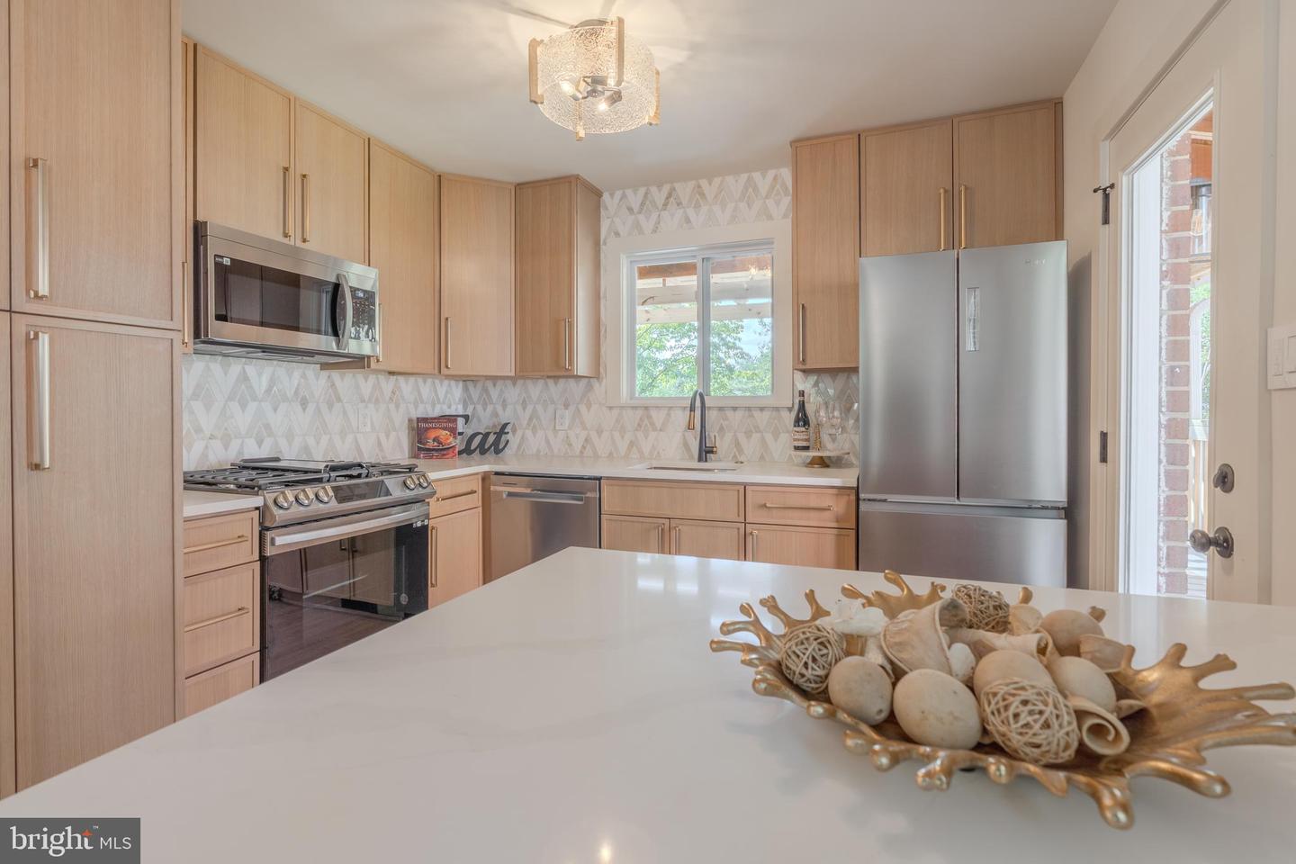 57 GARDEN DR, ALEXANDRIA, Virginia 22304, 3 Bedrooms Bedrooms, ,2 BathroomsBathrooms,Residential,For sale,57 GARDEN DR,VAAX2048960 MLS # VAAX2048960