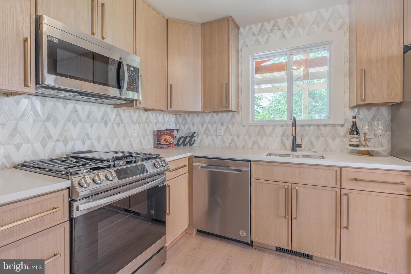 57 GARDEN DR, ALEXANDRIA, Virginia 22304, 3 Bedrooms Bedrooms, ,2 BathroomsBathrooms,Residential,For sale,57 GARDEN DR,VAAX2048960 MLS # VAAX2048960