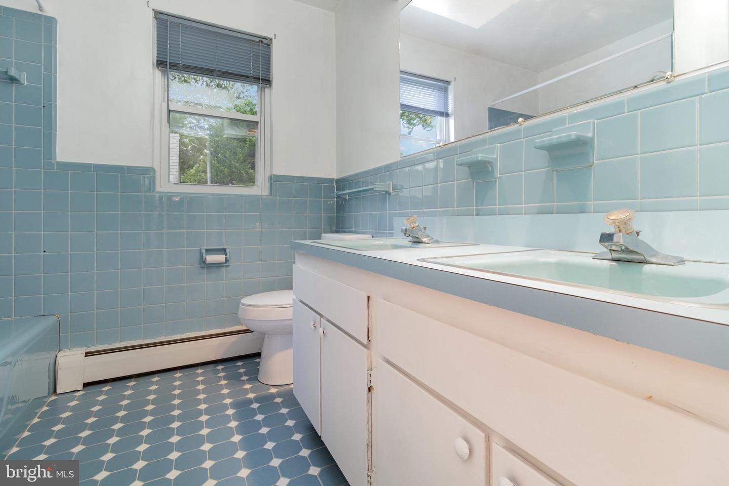 7 NORWOOD ST, KILMARNOCK, Virginia 22482, 5 Bedrooms Bedrooms, 16 Rooms Rooms,4 BathroomsBathrooms,Residential,For sale,7 NORWOOD ST,VALV2000868 MLS # VALV2000868