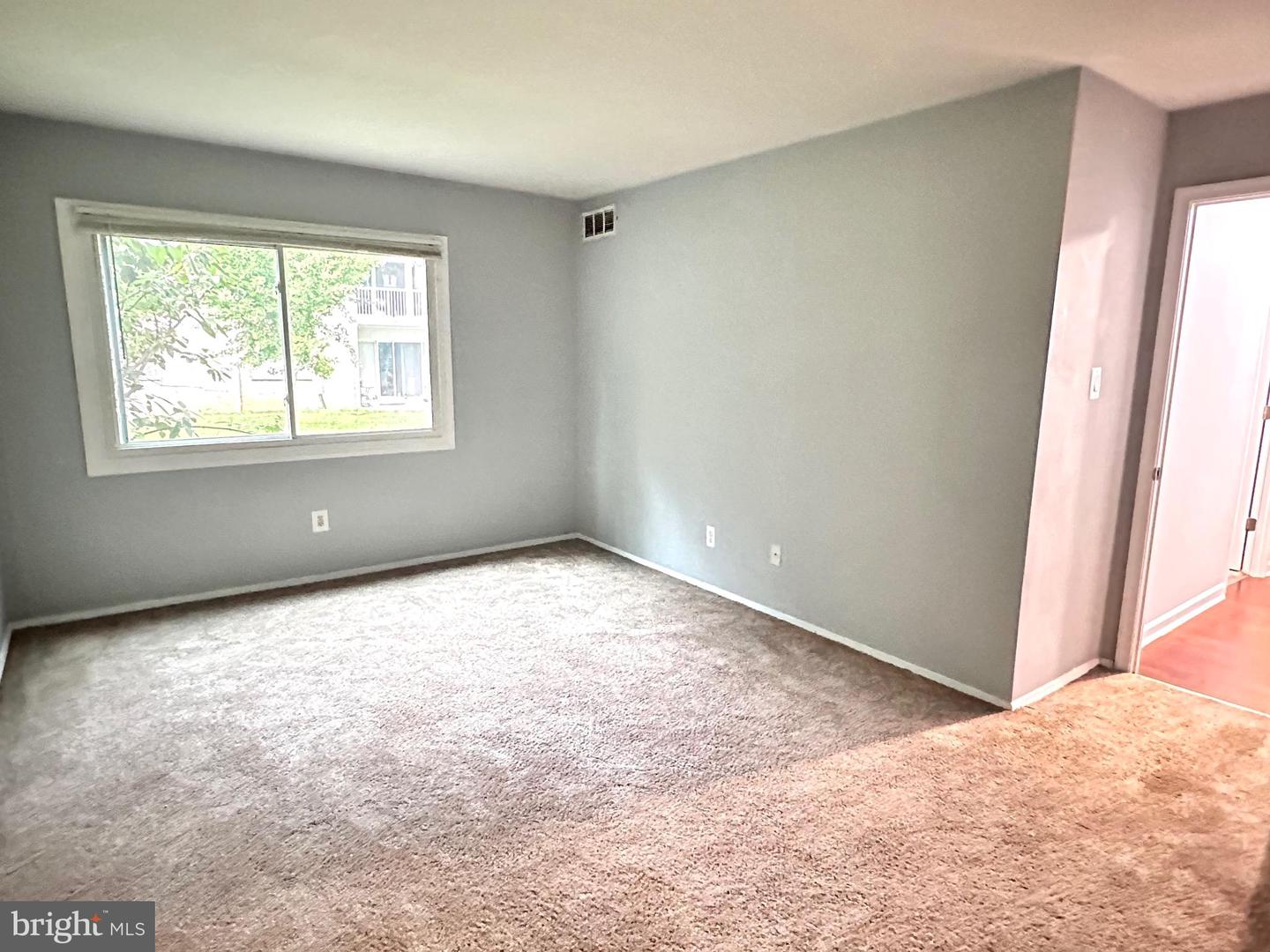 8002 CHANUTE PL #20/6, FALLS CHURCH, Virginia 22042, 2 Bedrooms Bedrooms, ,1 BathroomBathrooms,Residential,For sale,8002 CHANUTE PL #20/6,VAFX2263178 MLS # VAFX2263178