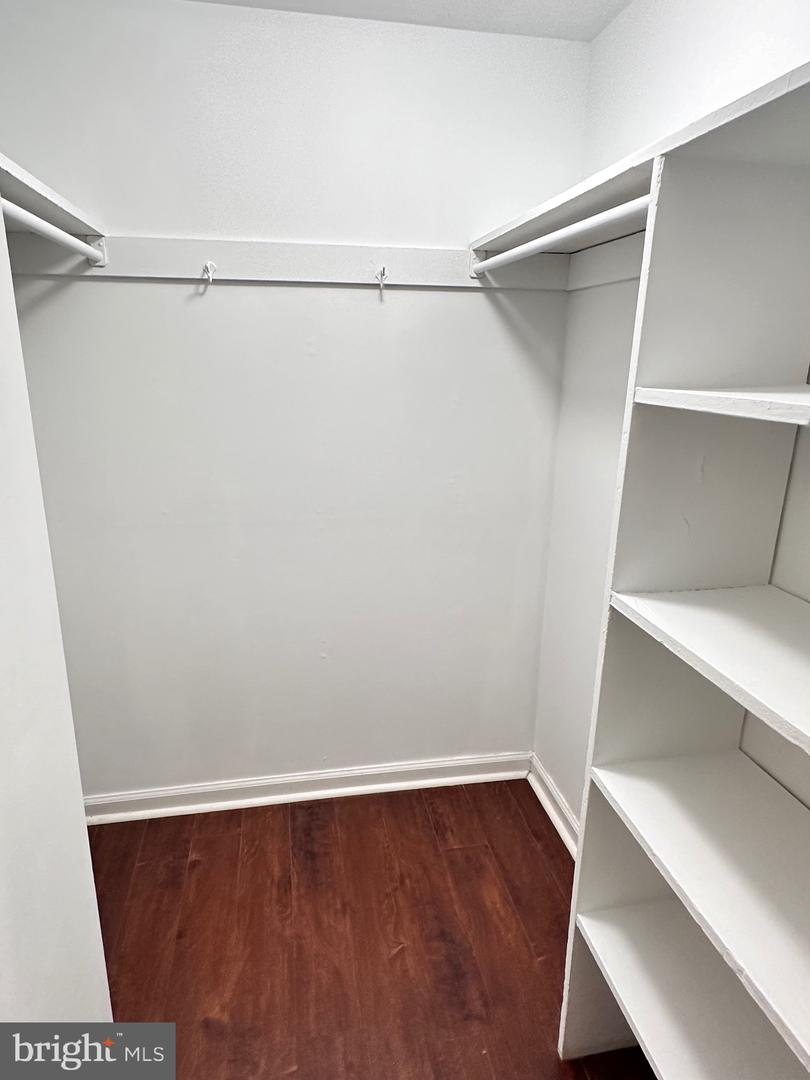 8002 CHANUTE PL #20/6, FALLS CHURCH, Virginia 22042, 2 Bedrooms Bedrooms, ,1 BathroomBathrooms,Residential,For sale,8002 CHANUTE PL #20/6,VAFX2263178 MLS # VAFX2263178