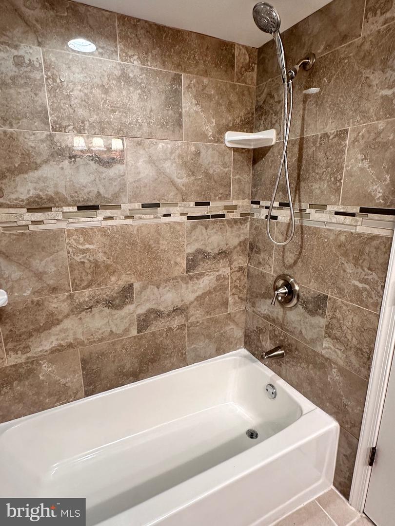 8002 CHANUTE PL #20/6, FALLS CHURCH, Virginia 22042, 2 Bedrooms Bedrooms, ,1 BathroomBathrooms,Residential,For sale,8002 CHANUTE PL #20/6,VAFX2263178 MLS # VAFX2263178