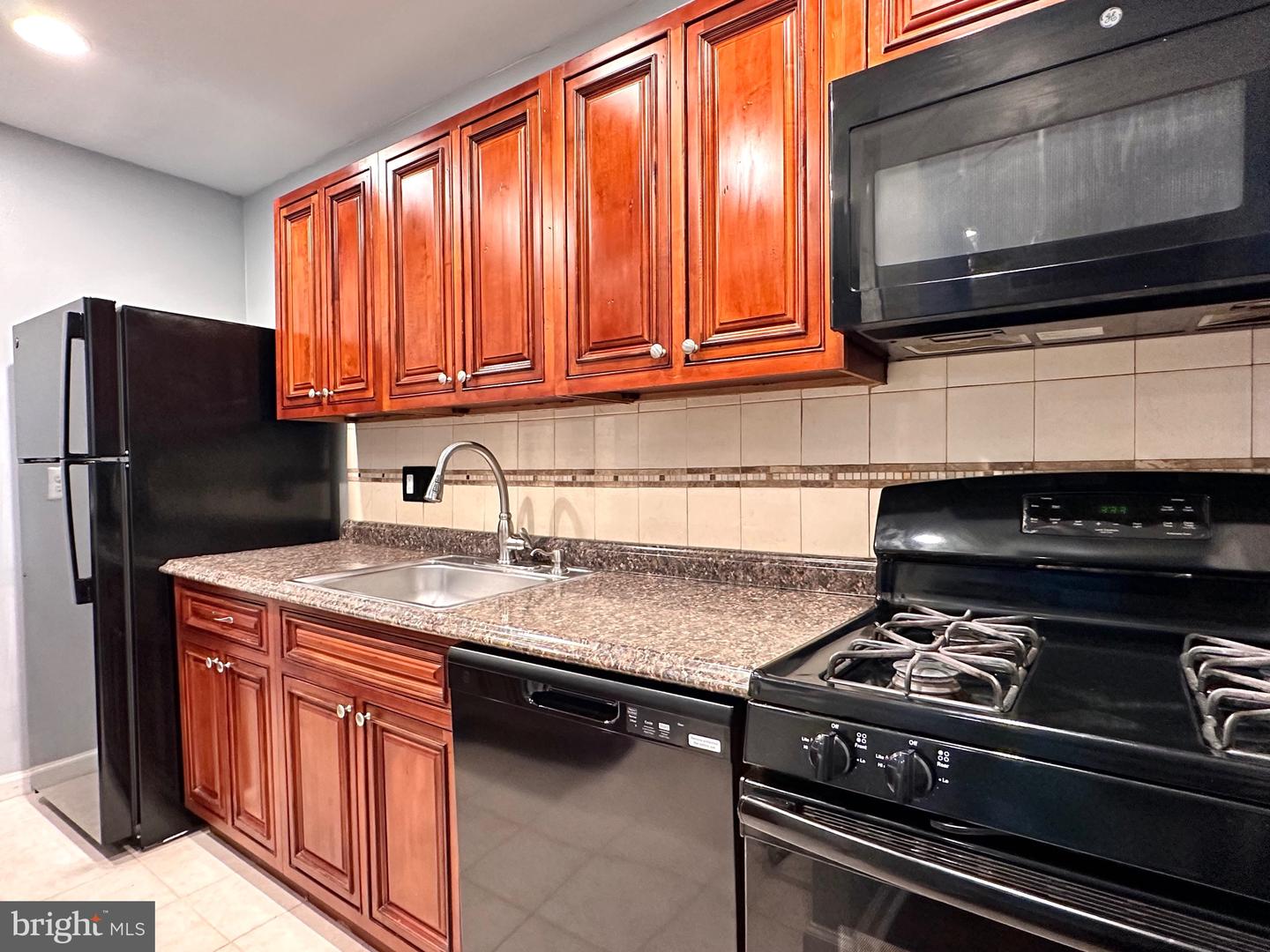 8002 CHANUTE PL #20/6, FALLS CHURCH, Virginia 22042, 2 Bedrooms Bedrooms, ,1 BathroomBathrooms,Residential,For sale,8002 CHANUTE PL #20/6,VAFX2263178 MLS # VAFX2263178