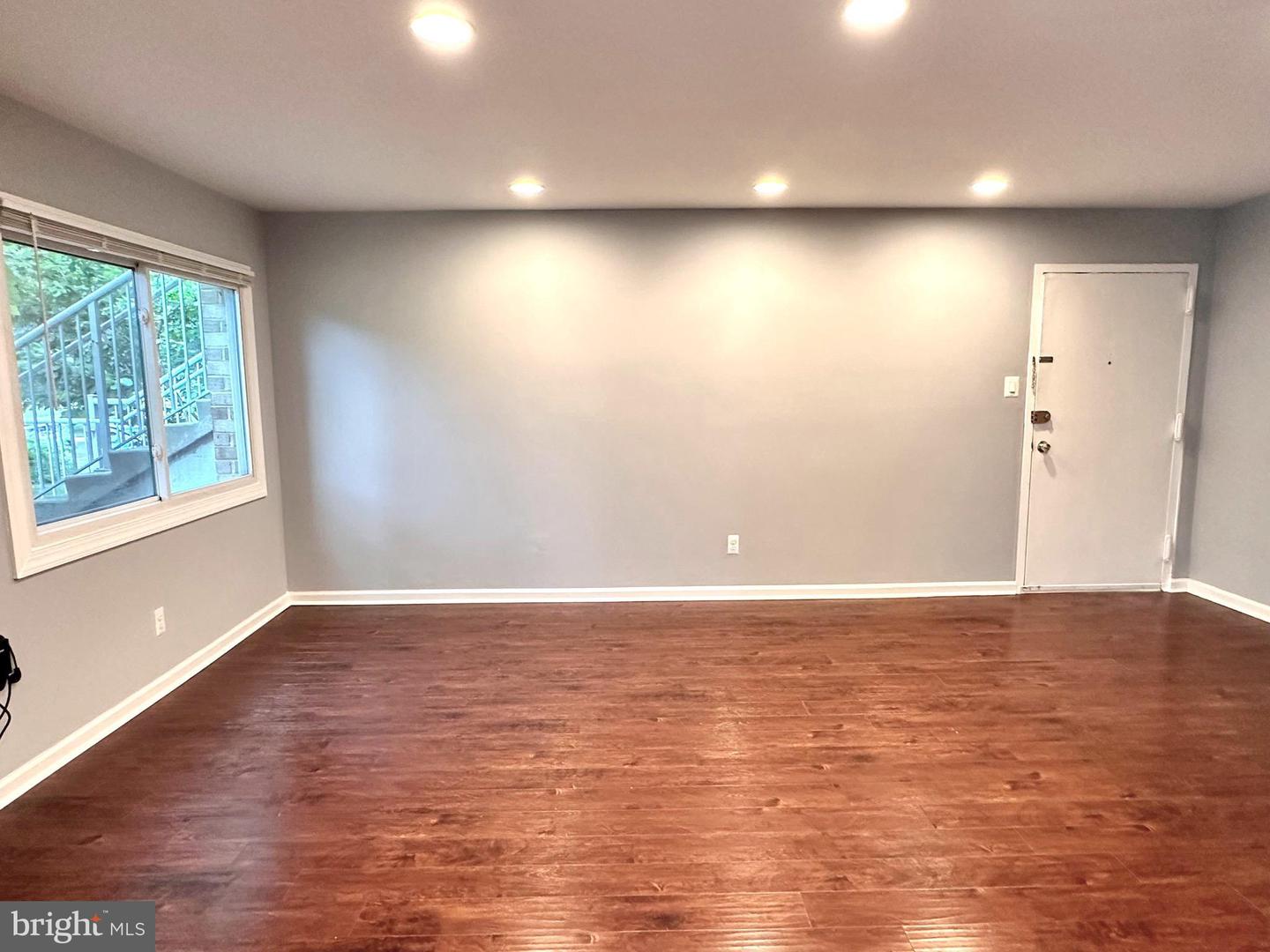 8002 CHANUTE PL #20/6, FALLS CHURCH, Virginia 22042, 2 Bedrooms Bedrooms, ,1 BathroomBathrooms,Residential,For sale,8002 CHANUTE PL #20/6,VAFX2263178 MLS # VAFX2263178