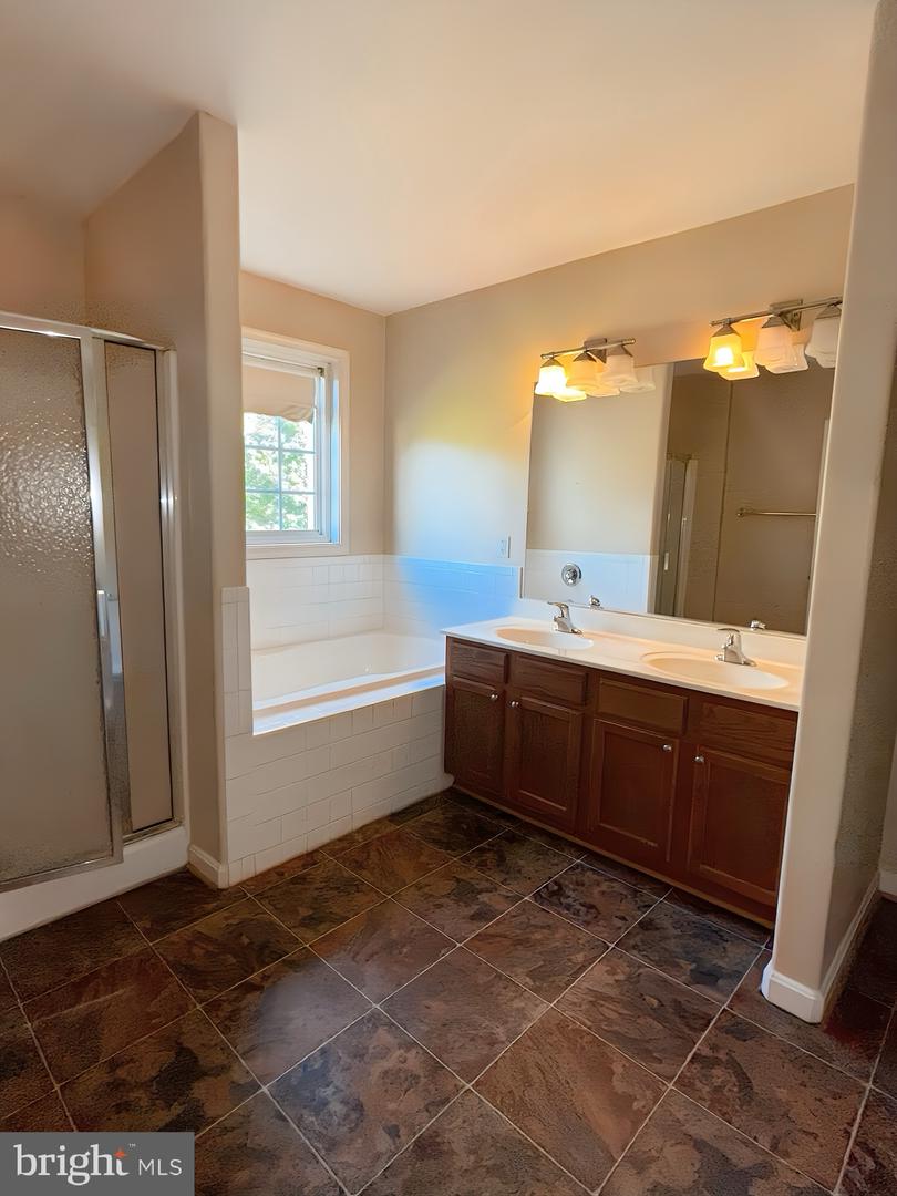 23055 SIR BARTON CT, RUTHER GLEN, Virginia 22546, 3 Bedrooms Bedrooms, ,2 BathroomsBathrooms,Residential,For sale,23055 SIR BARTON CT,VACV2008752 MLS # VACV2008752