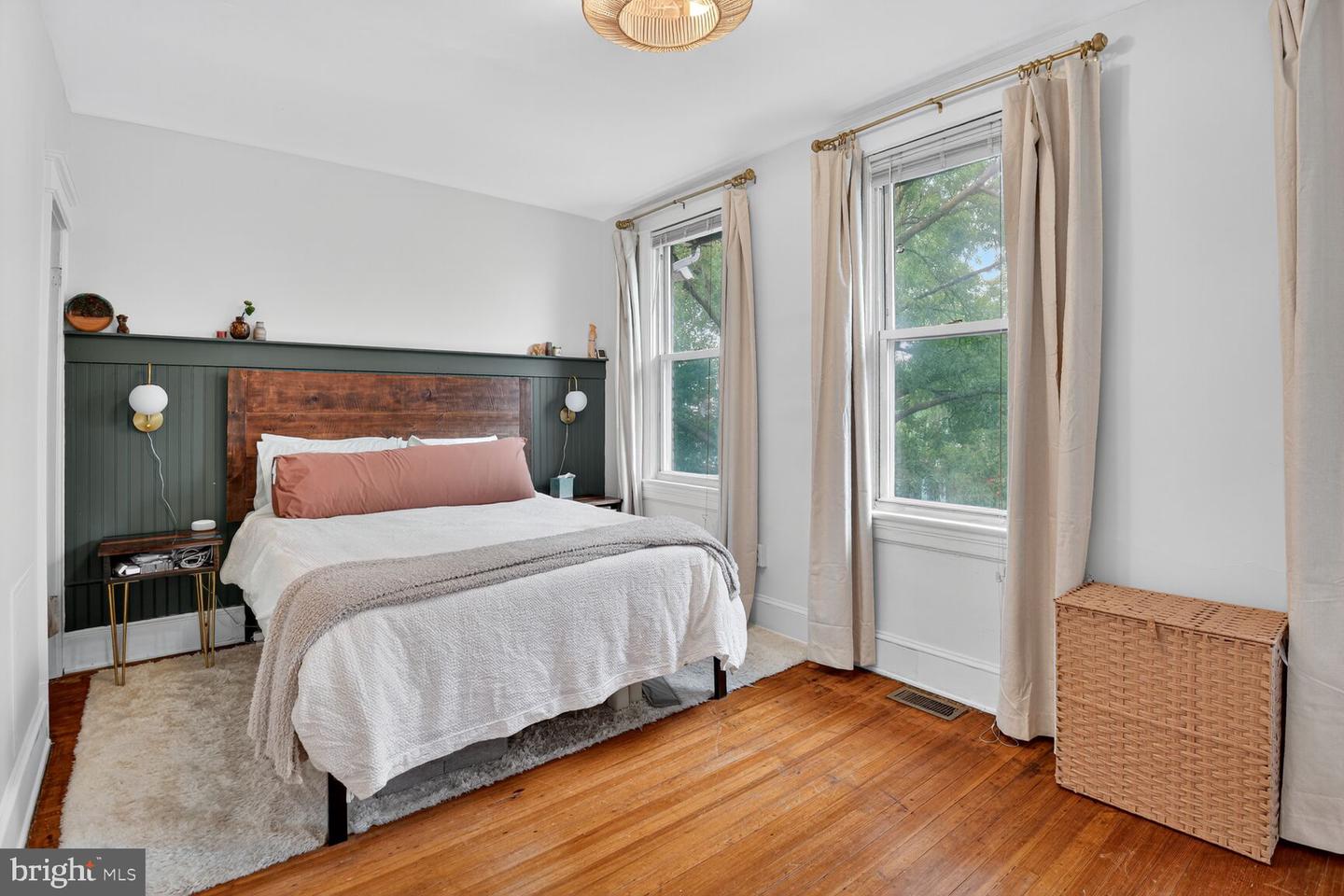649 IRVING ST NW, WASHINGTON, District Of Columbia 20010, 4 Bedrooms Bedrooms, ,3 BathroomsBathrooms,Residential,For sale,649 IRVING ST NW,DCDC2216814 MLS # DCDC2216814
