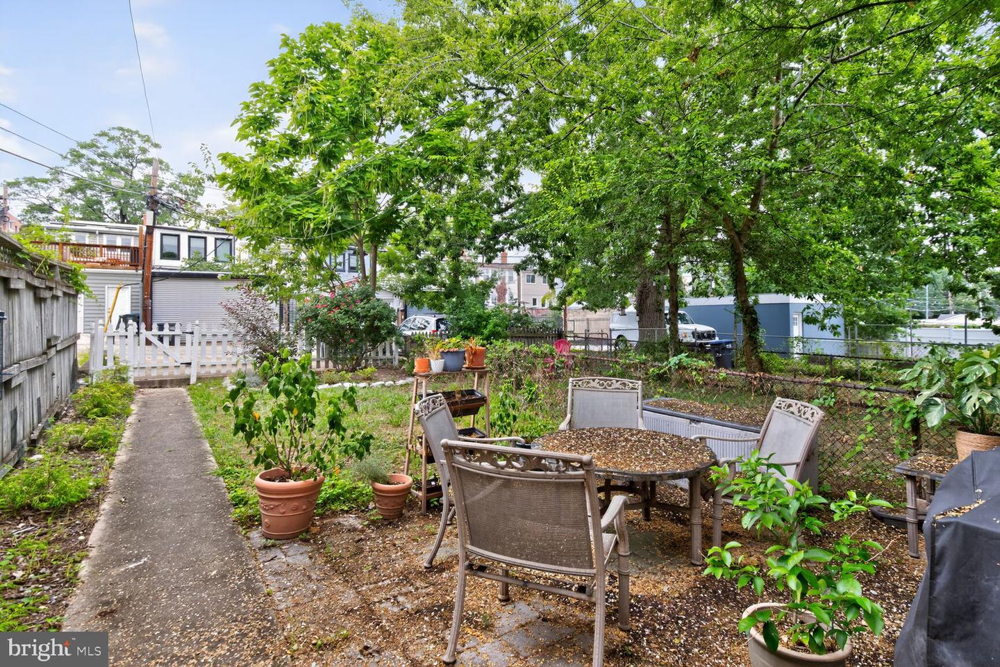 649 IRVING ST NW, WASHINGTON, District Of Columbia 20010, 4 Bedrooms Bedrooms, ,3 BathroomsBathrooms,Residential,For sale,649 IRVING ST NW,DCDC2216814 MLS # DCDC2216814