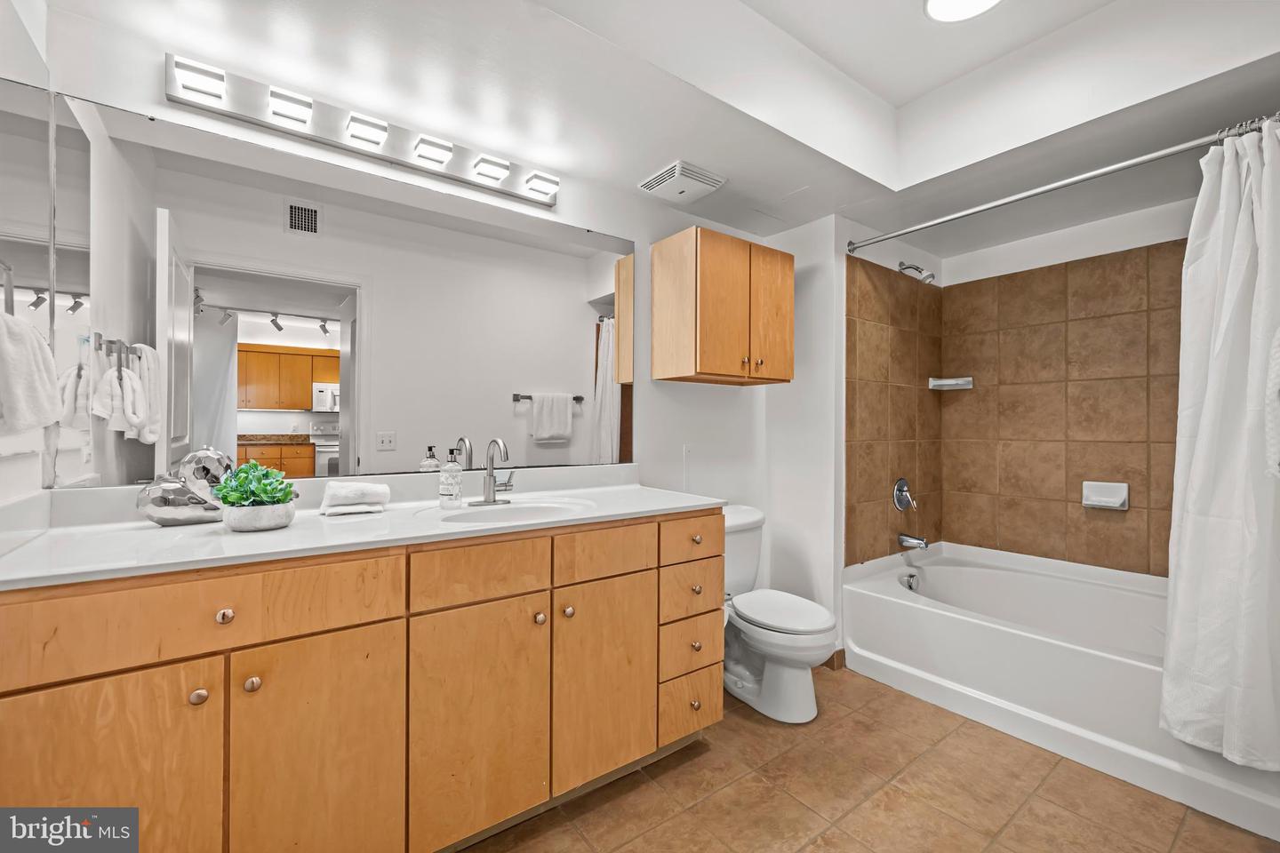 631 D ST NW #632, WASHINGTON, District Of Columbia 20004, 1 Bedroom Bedrooms, ,1 BathroomBathrooms,Residential,For sale,631 D ST NW #632,DCDC2216842 MLS # DCDC2216842