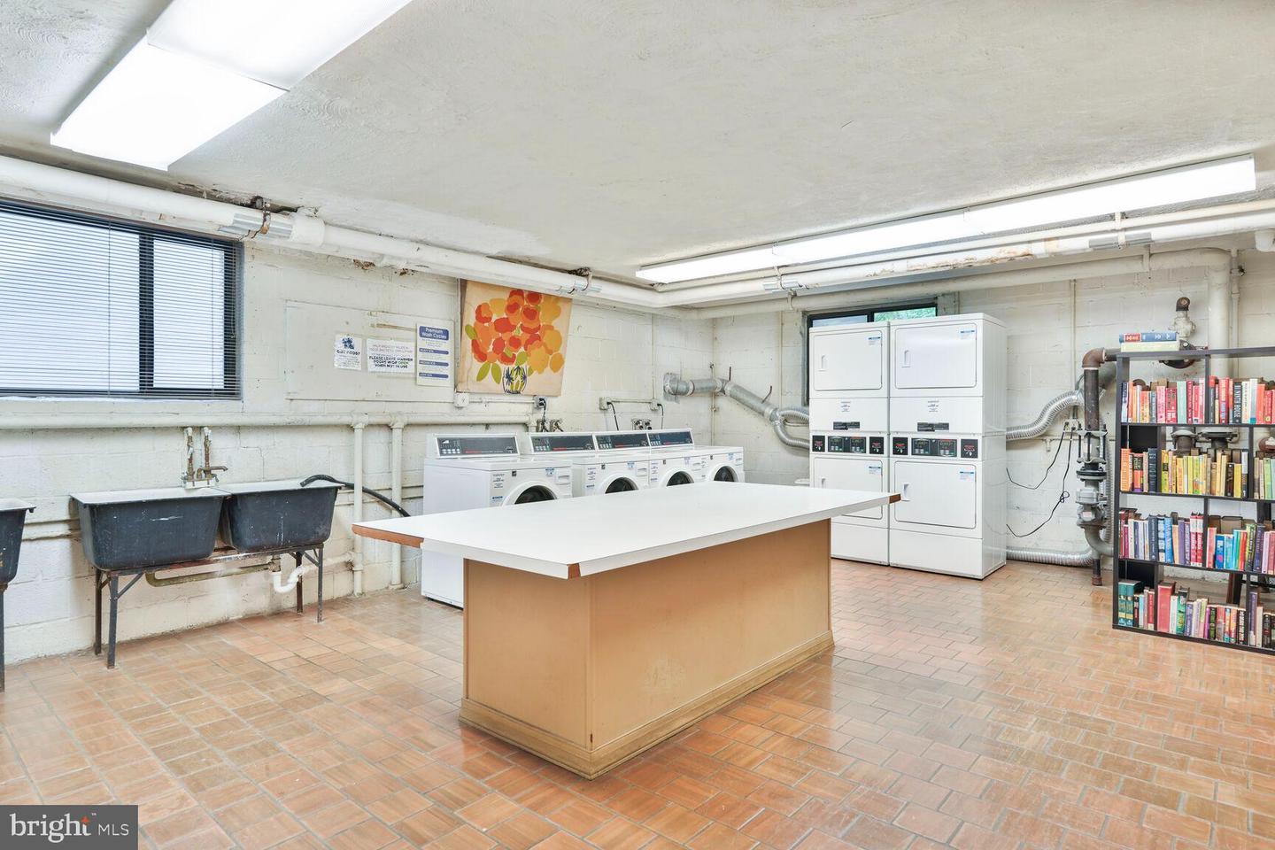 305 C ST NE #210, WASHINGTON, District Of Columbia 20002, ,1 BathroomBathrooms,Residential,For sale,305 C ST NE #210,DCDC2216846 MLS # DCDC2216846