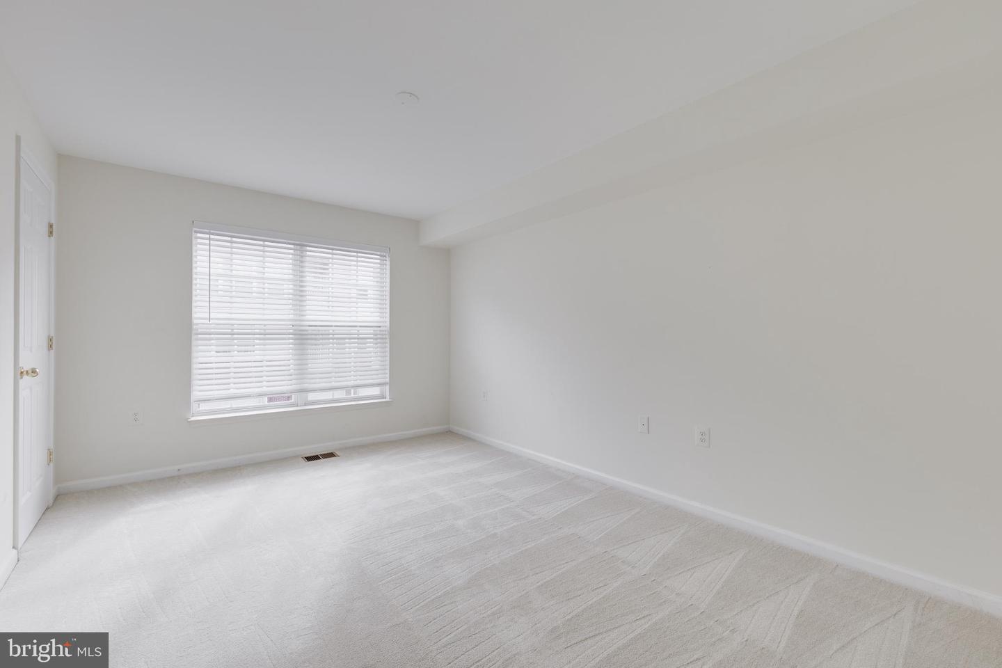 6066 ASTER HAVEN CIR, HAYMARKET, Virginia 20169, 3 Bedrooms Bedrooms, ,2 BathroomsBathrooms,Residential,For sale,6066 ASTER HAVEN CIR,VAPW2097840 MLS # VAPW2097840
