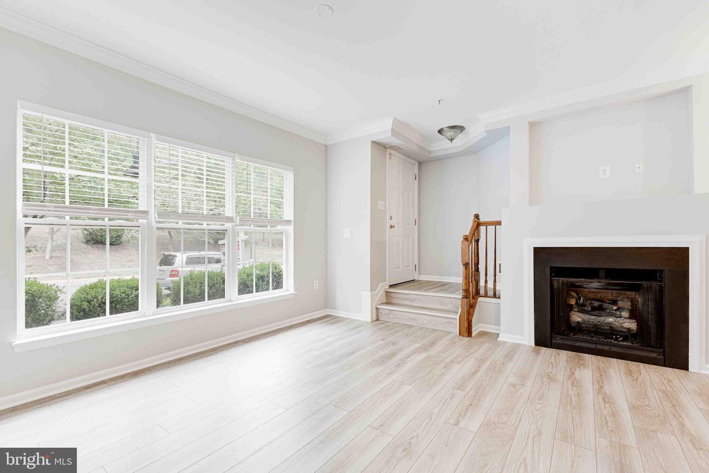 6066 ASTER HAVEN CIR, HAYMARKET, Virginia 20169, 3 Bedrooms Bedrooms, ,2 BathroomsBathrooms,Residential,For sale,6066 ASTER HAVEN CIR,VAPW2097840 MLS # VAPW2097840