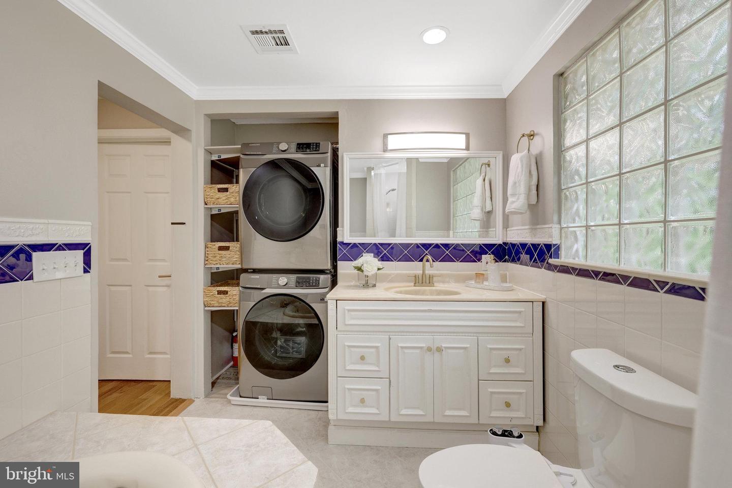 7004 CHESTNUT AVE, FALLS CHURCH, Virginia 22042, 5 Bedrooms Bedrooms, ,3 BathroomsBathrooms,Residential,For sale,7004 CHESTNUT AVE,VAFX2256492 MLS # VAFX2256492