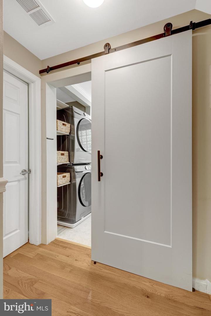 7004 CHESTNUT AVE, FALLS CHURCH, Virginia 22042, 5 Bedrooms Bedrooms, ,3 BathroomsBathrooms,Residential,For sale,7004 CHESTNUT AVE,VAFX2256492 MLS # VAFX2256492