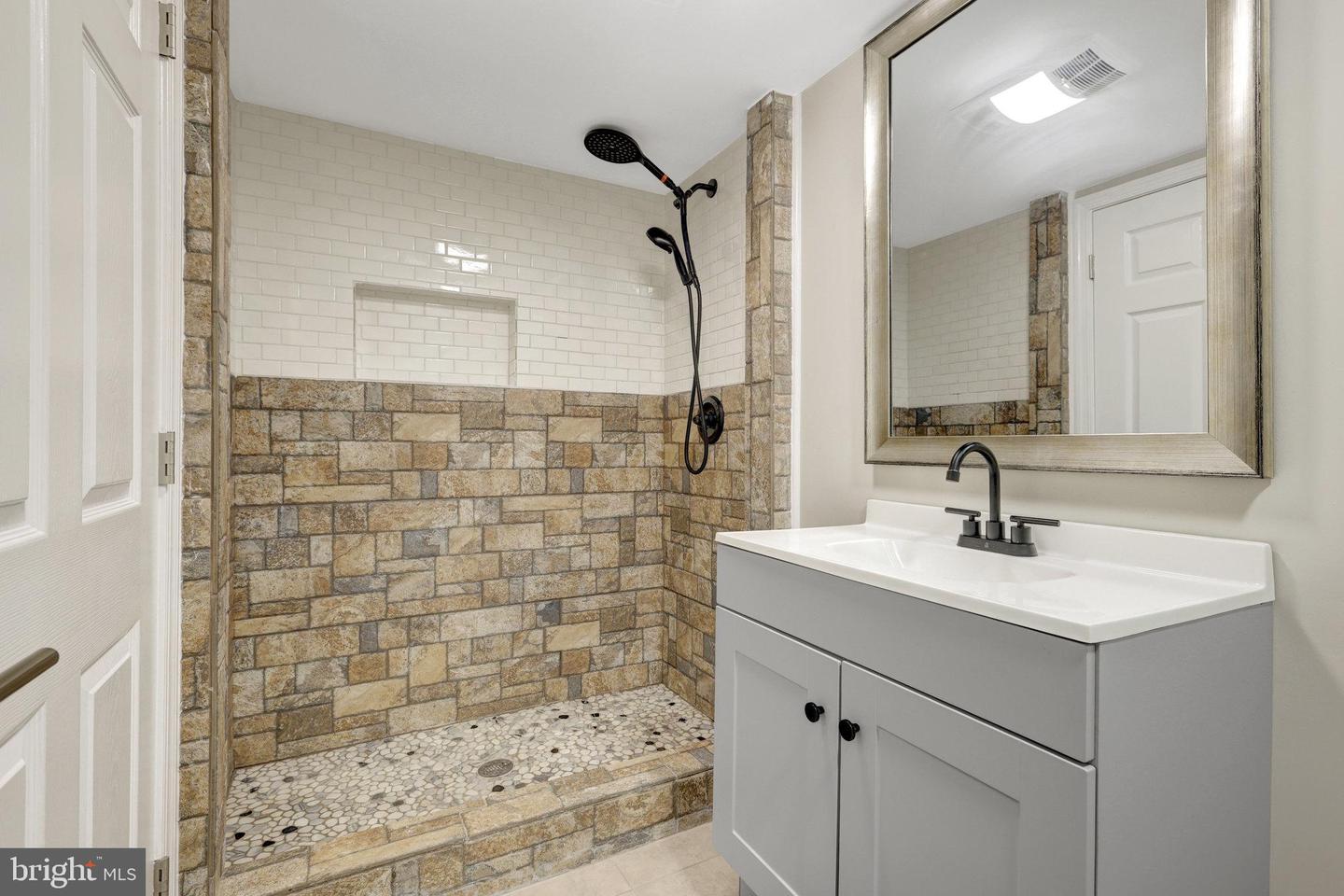 7004 CHESTNUT AVE, FALLS CHURCH, Virginia 22042, 5 Bedrooms Bedrooms, ,3 BathroomsBathrooms,Residential,For sale,7004 CHESTNUT AVE,VAFX2256492 MLS # VAFX2256492