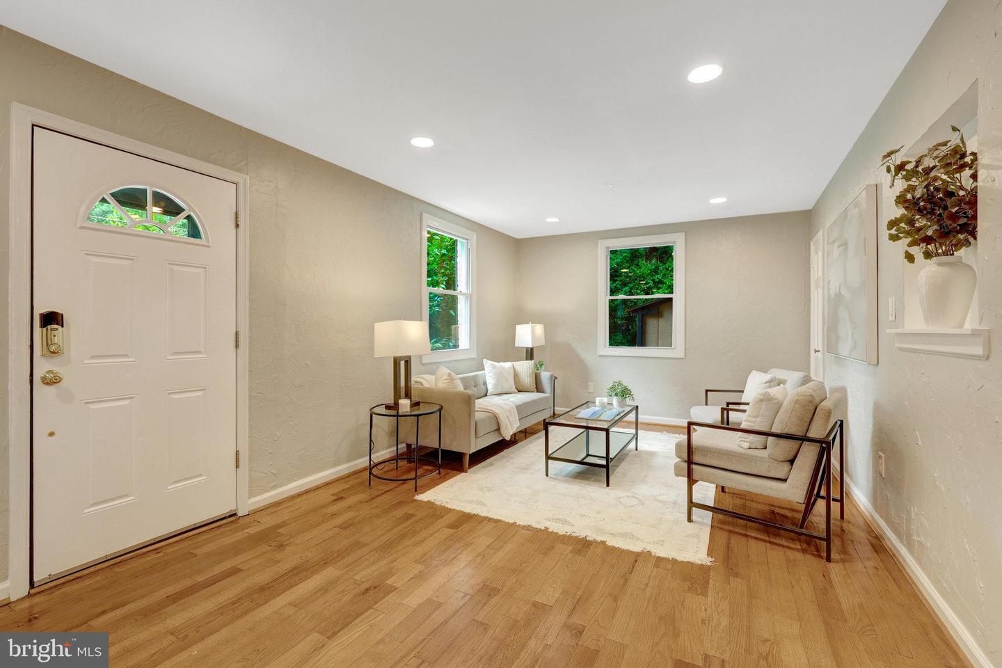 7004 CHESTNUT AVE, FALLS CHURCH, Virginia 22042, 5 Bedrooms Bedrooms, ,3 BathroomsBathrooms,Residential,For sale,7004 CHESTNUT AVE,VAFX2256492 MLS # VAFX2256492