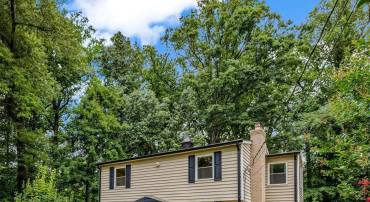 7004 CHESTNUT AVE, FALLS CHURCH, Virginia 22042, 5 Bedrooms Bedrooms, ,3 BathroomsBathrooms,Residential,For sale,7004 CHESTNUT AVE,VAFX2256492 MLS # VAFX2256492