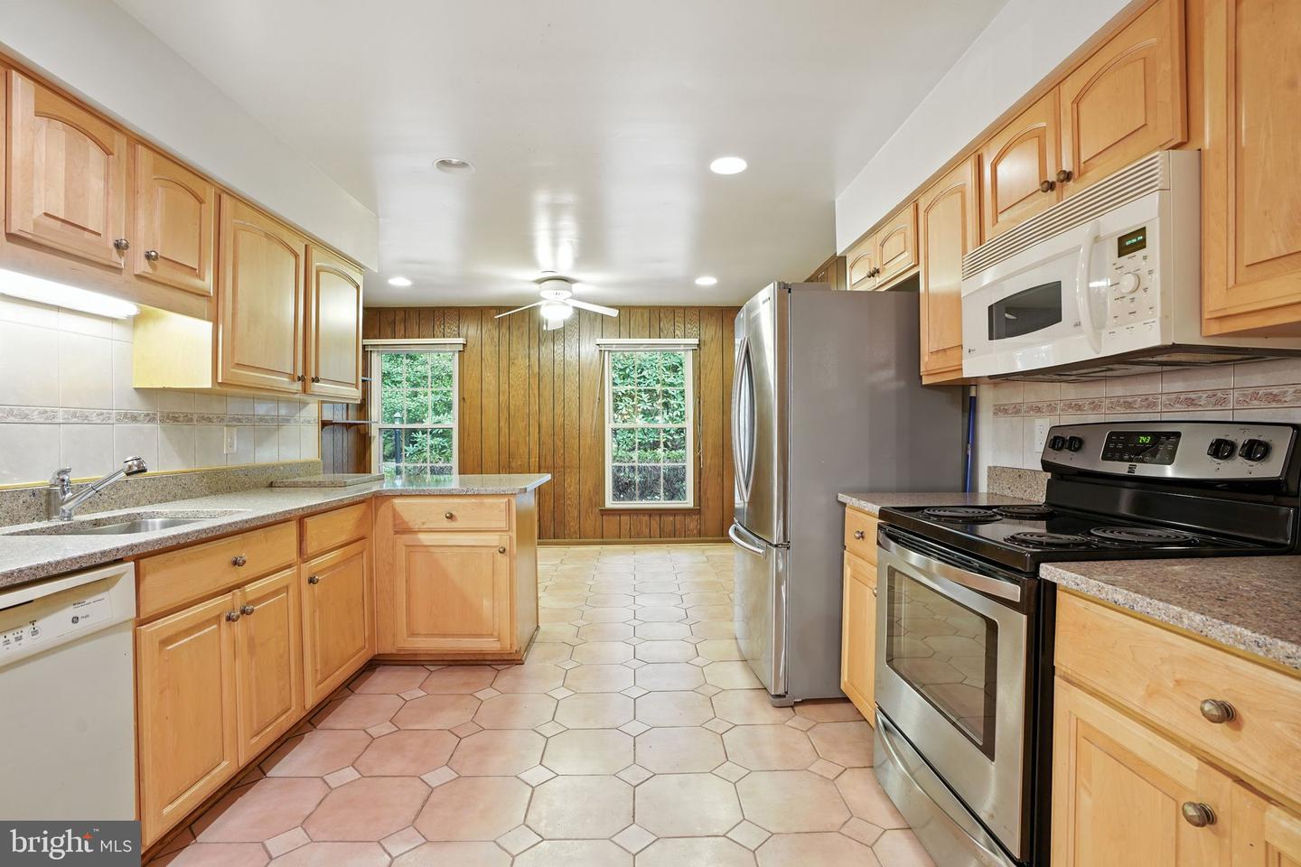 2359 TUMBLETREE WAY, RESTON, Virginia 20191, 5 Bedrooms Bedrooms, ,2 BathroomsBathrooms,Residential,For sale,2359 TUMBLETREE WAY,VAFX2258304 MLS # VAFX2258304