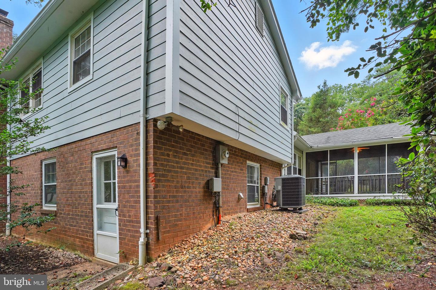 2359 TUMBLETREE WAY, RESTON, Virginia 20191, 5 Bedrooms Bedrooms, ,2 BathroomsBathrooms,Residential,For sale,2359 TUMBLETREE WAY,VAFX2258304 MLS # VAFX2258304