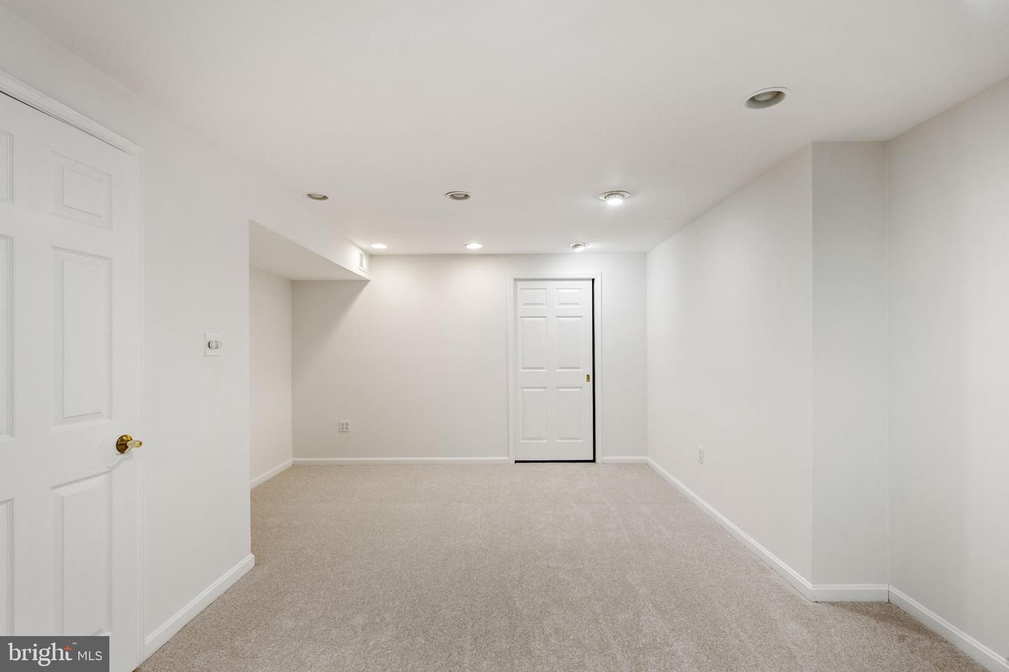 5409 HONEY BROOK CT, FAIRFAX, Virginia 22030, 4 Bedrooms Bedrooms, ,3 BathroomsBathrooms,Residential,For sale,5409 HONEY BROOK CT,VAFX2261016 MLS # VAFX2261016
