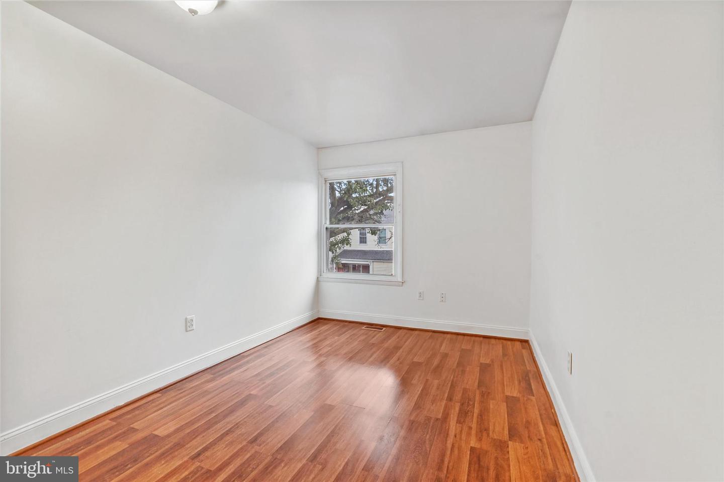 8385 WHITE PINE DR, MANASSAS PARK, Virginia 20111, 3 Bedrooms Bedrooms, 3 Rooms Rooms,2 BathroomsBathrooms,Residential,For sale,8385 WHITE PINE DR,VAMP2003232 MLS # VAMP2003232