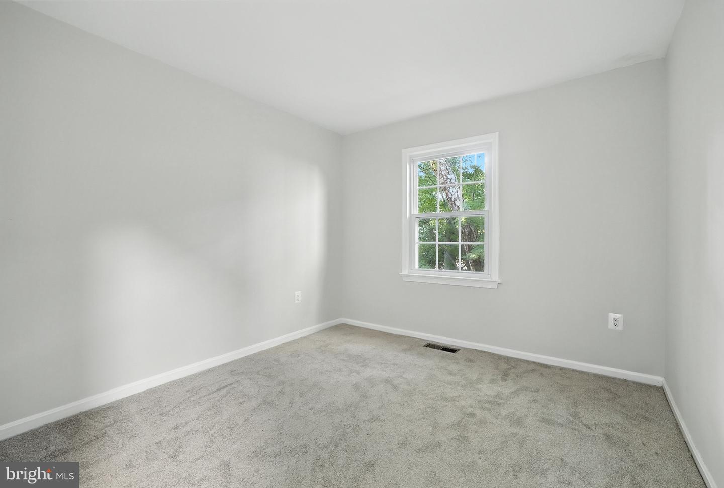 9650 MASTERWORKS DR, VIENNA, Virginia 22181, 3 Bedrooms Bedrooms, 9 Rooms Rooms,3 BathroomsBathrooms,Residential,For sale,9650 MASTERWORKS DR,VAFX2262092 MLS # VAFX2262092