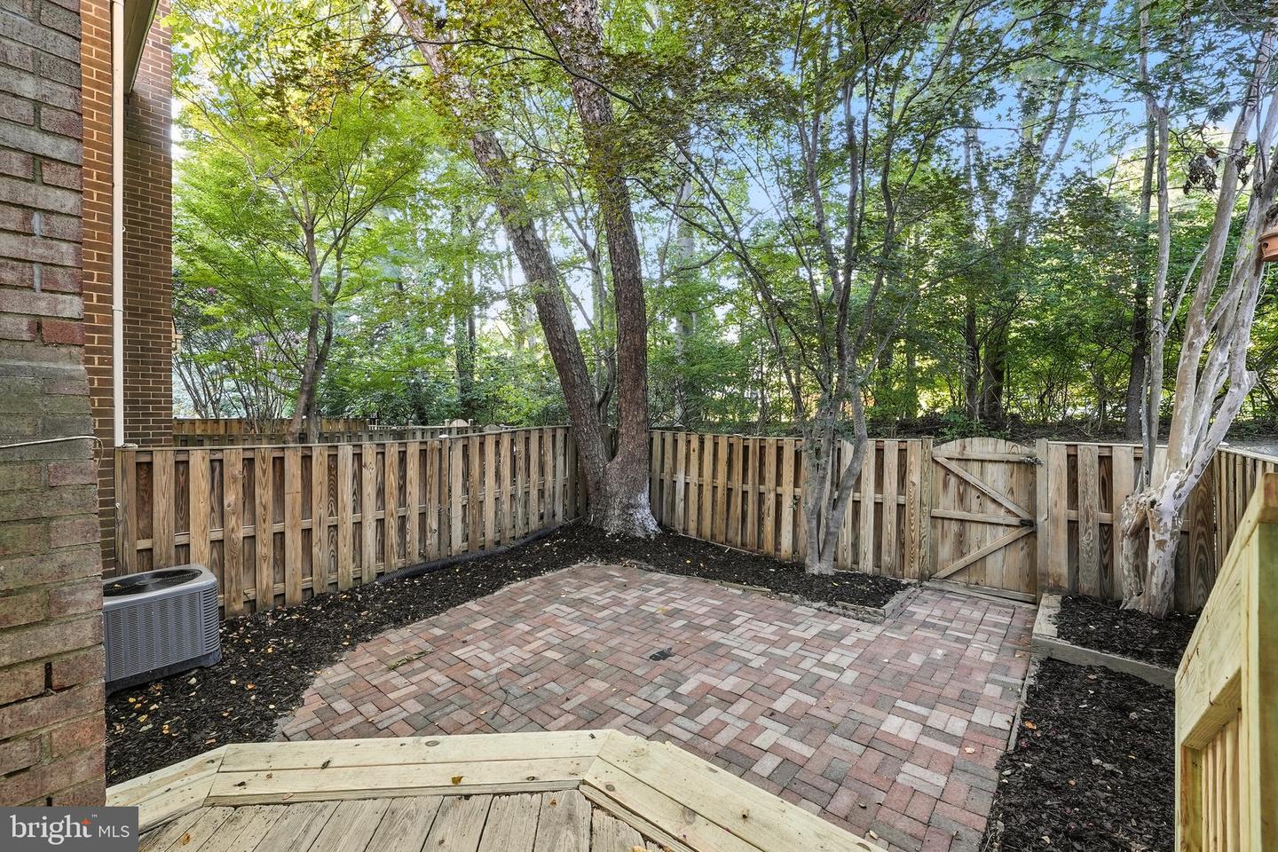 9650 MASTERWORKS DR, VIENNA, Virginia 22181, 3 Bedrooms Bedrooms, 9 Rooms Rooms,3 BathroomsBathrooms,Residential,For sale,9650 MASTERWORKS DR,VAFX2262092 MLS # VAFX2262092