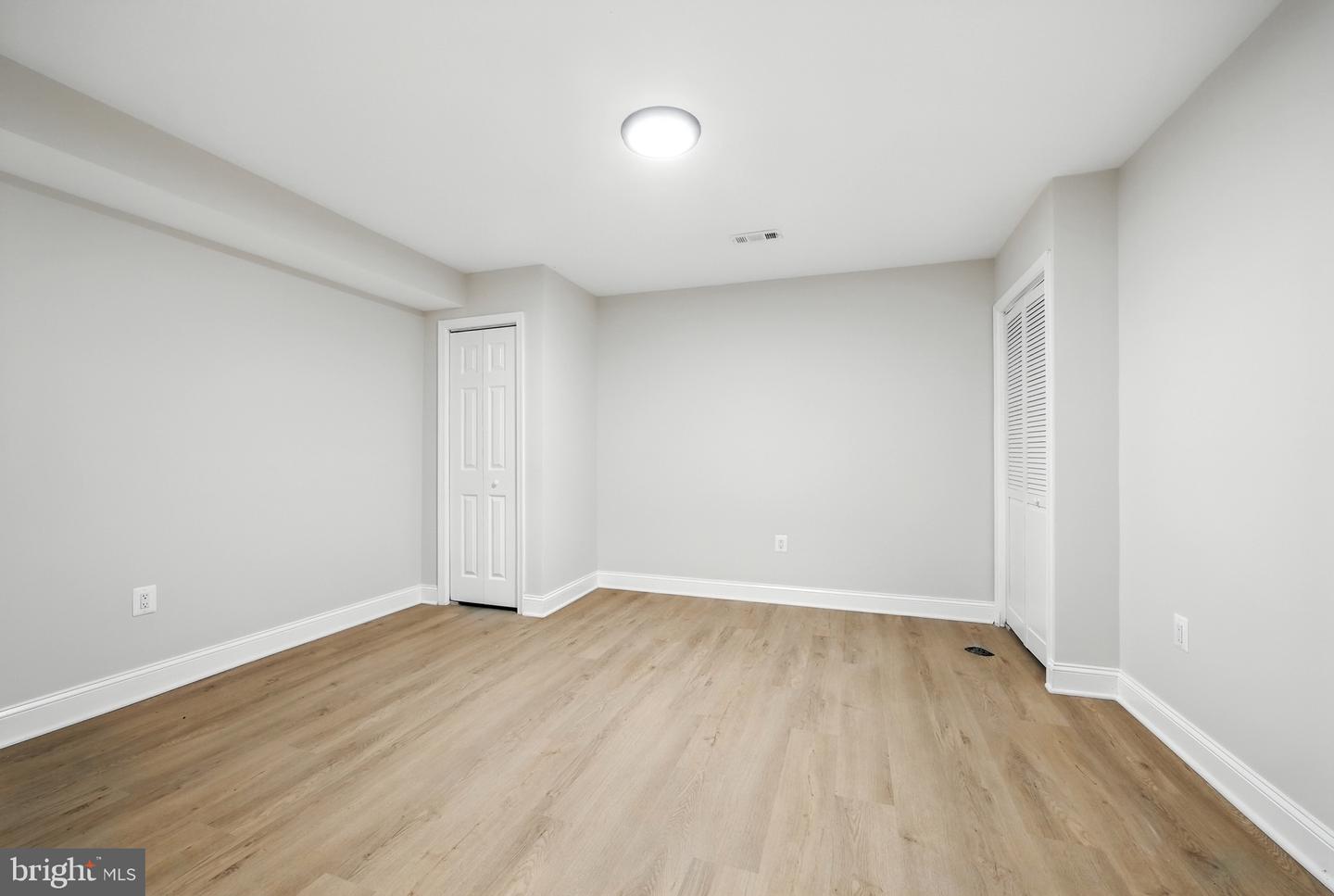 9650 MASTERWORKS DR, VIENNA, Virginia 22181, 3 Bedrooms Bedrooms, 9 Rooms Rooms,3 BathroomsBathrooms,Residential,For sale,9650 MASTERWORKS DR,VAFX2262092 MLS # VAFX2262092