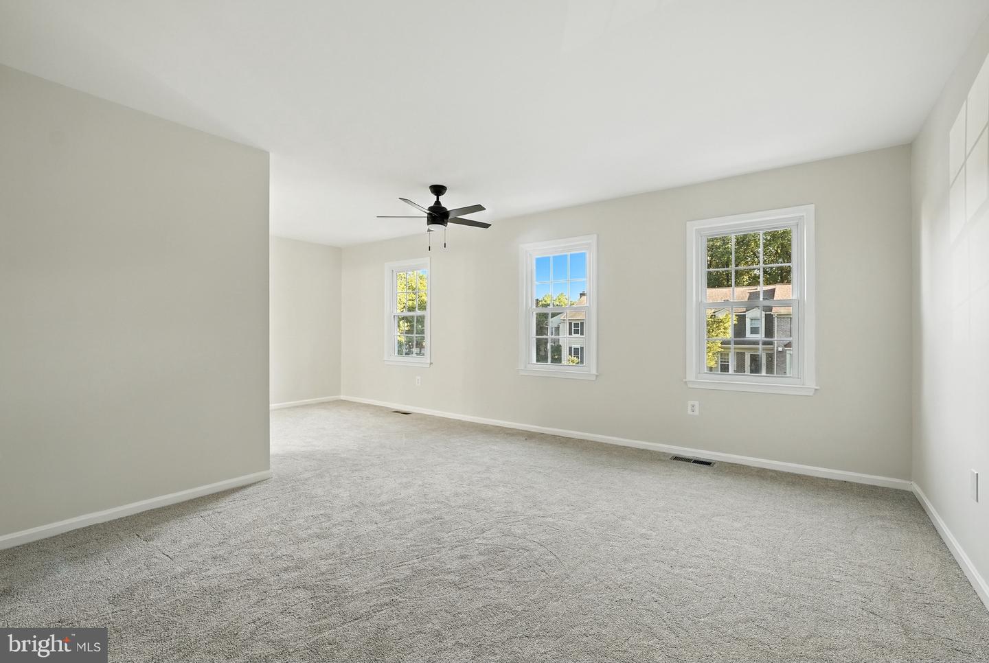 9650 MASTERWORKS DR, VIENNA, Virginia 22181, 3 Bedrooms Bedrooms, 9 Rooms Rooms,3 BathroomsBathrooms,Residential,For sale,9650 MASTERWORKS DR,VAFX2262092 MLS # VAFX2262092