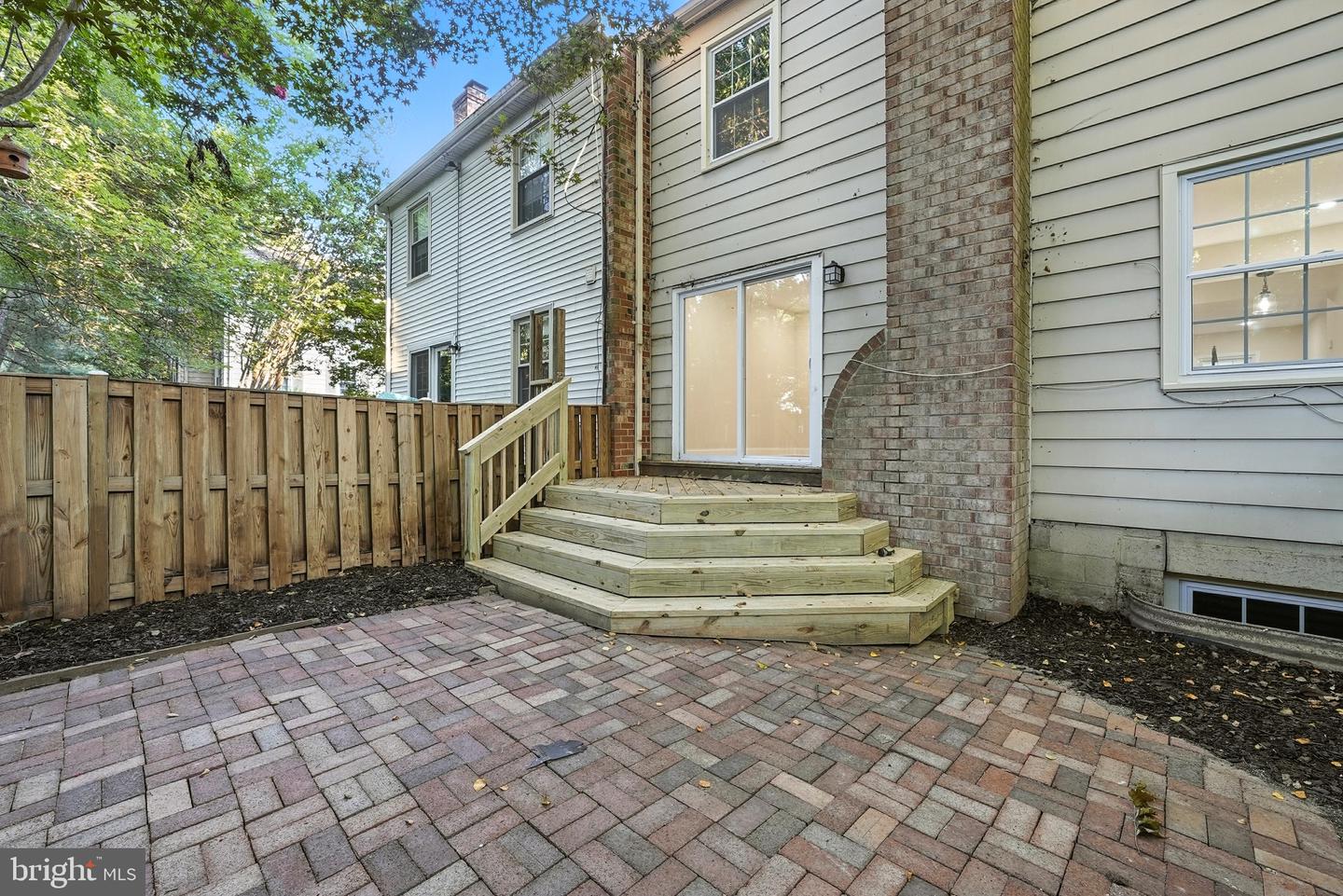 9650 MASTERWORKS DR, VIENNA, Virginia 22181, 3 Bedrooms Bedrooms, 9 Rooms Rooms,3 BathroomsBathrooms,Residential,For sale,9650 MASTERWORKS DR,VAFX2262092 MLS # VAFX2262092